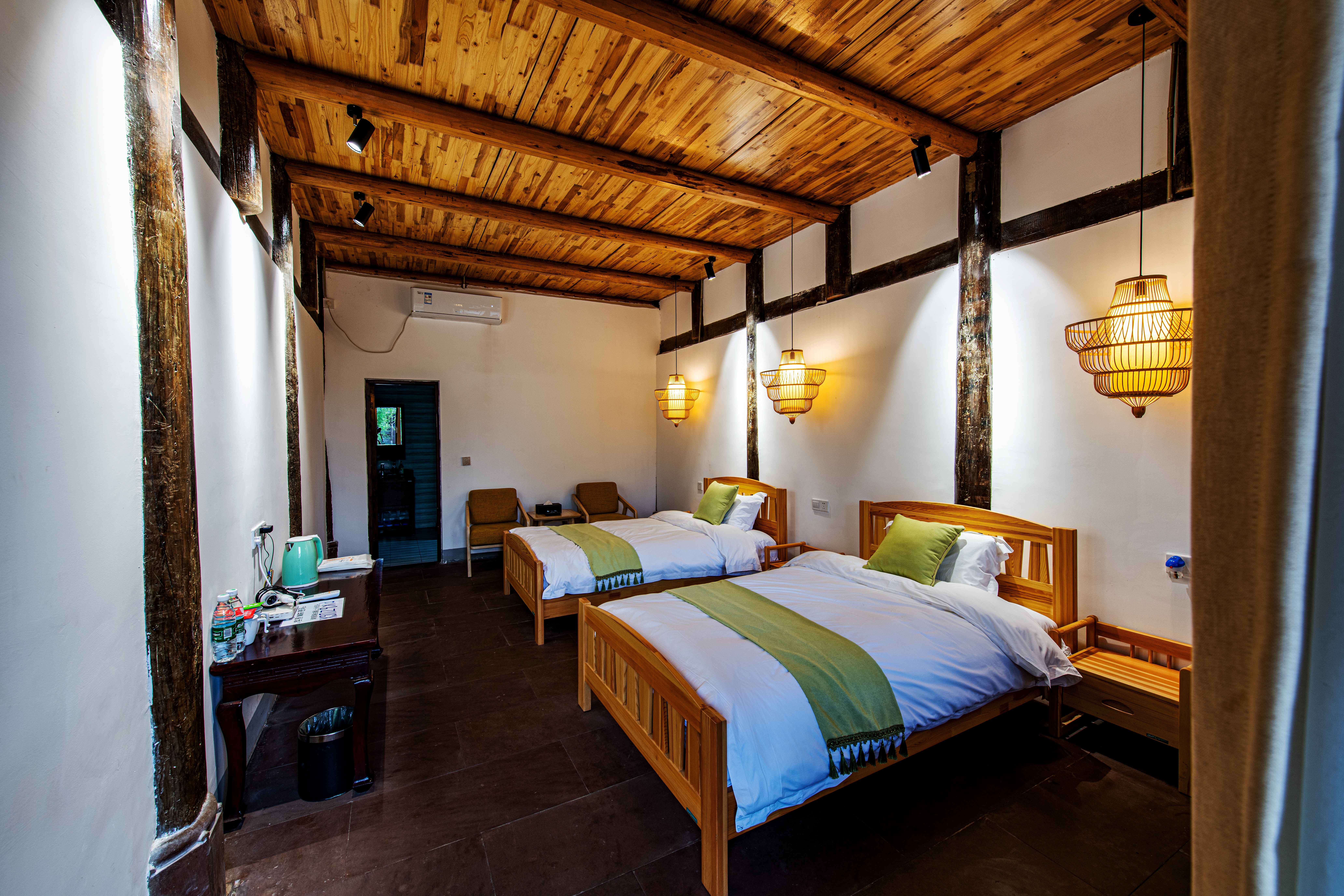 Guestroom - 8-Person Occupancy