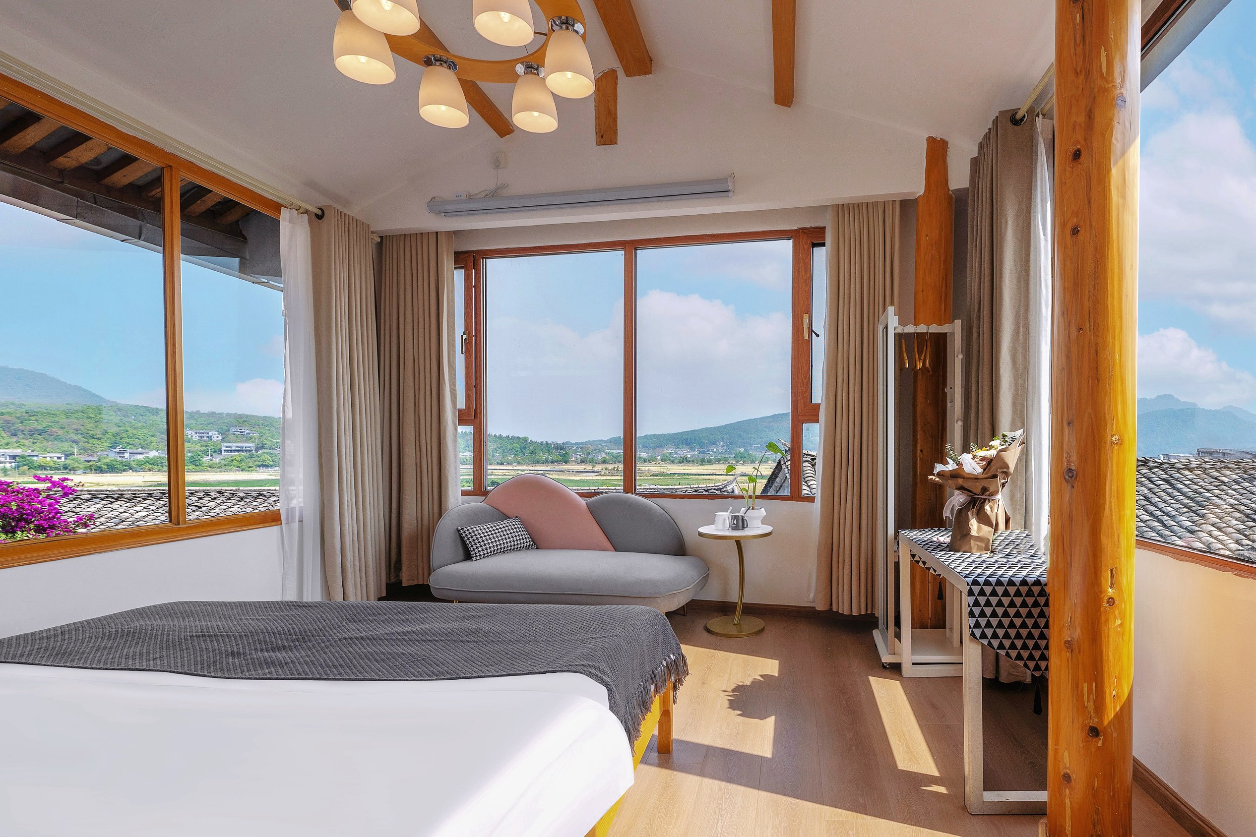 270°輕奢觀景大床房