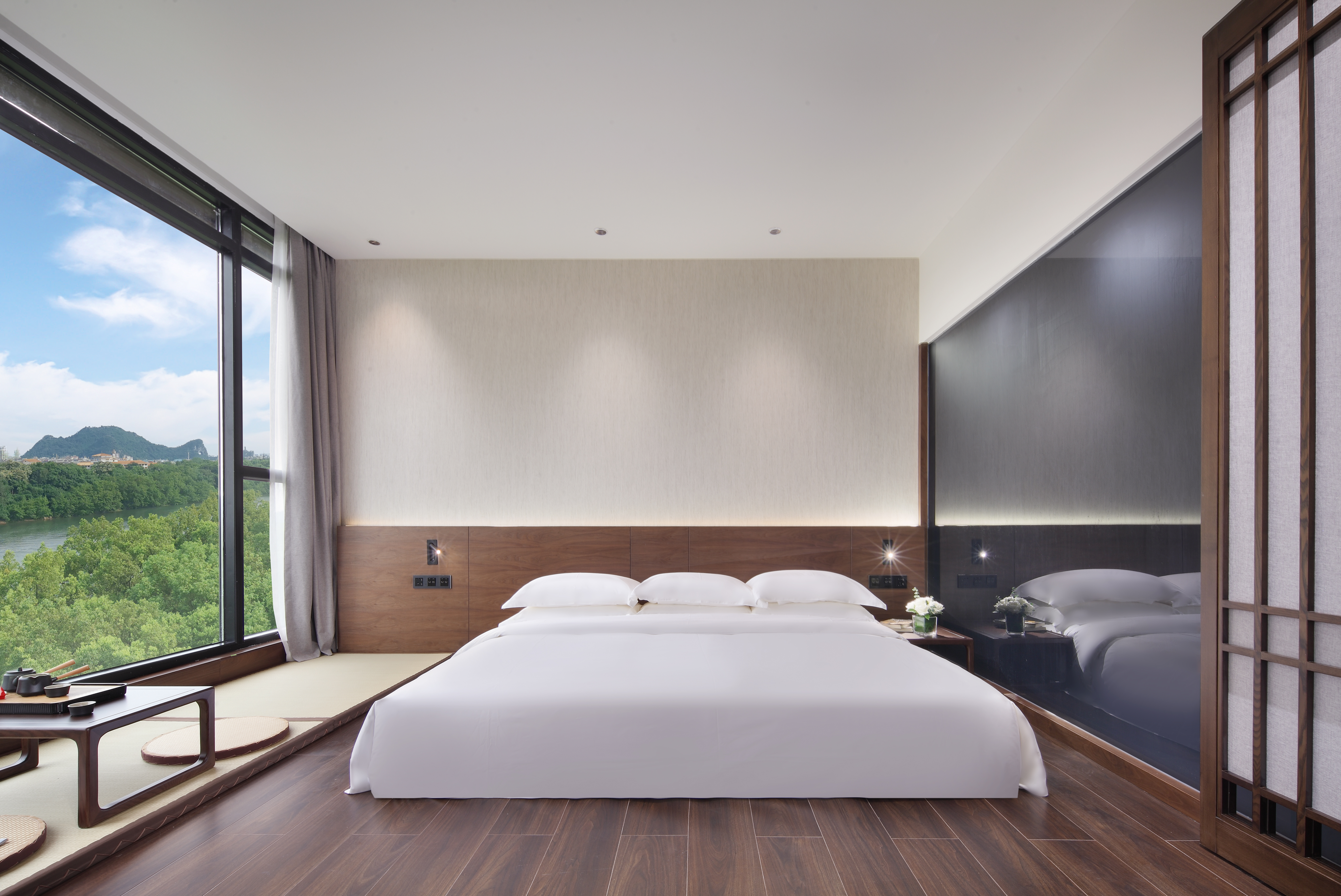 漓江山水大床房+超大山水画框+榻榻米观日出+夜景