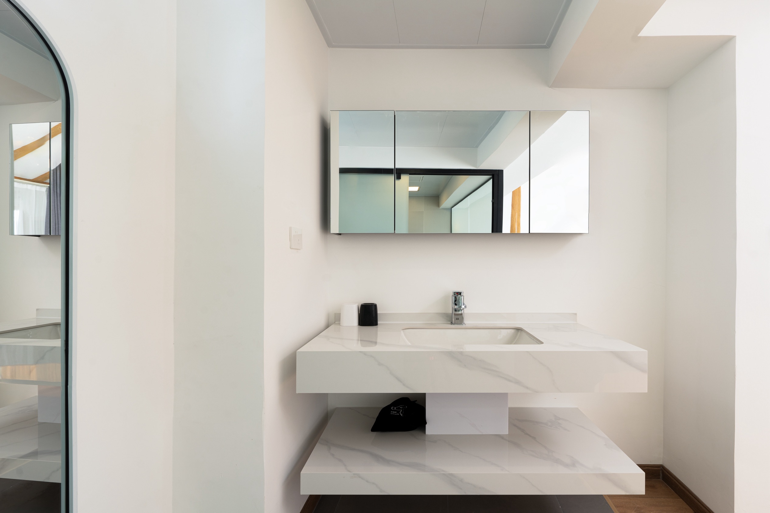 輕奢影音家庭房