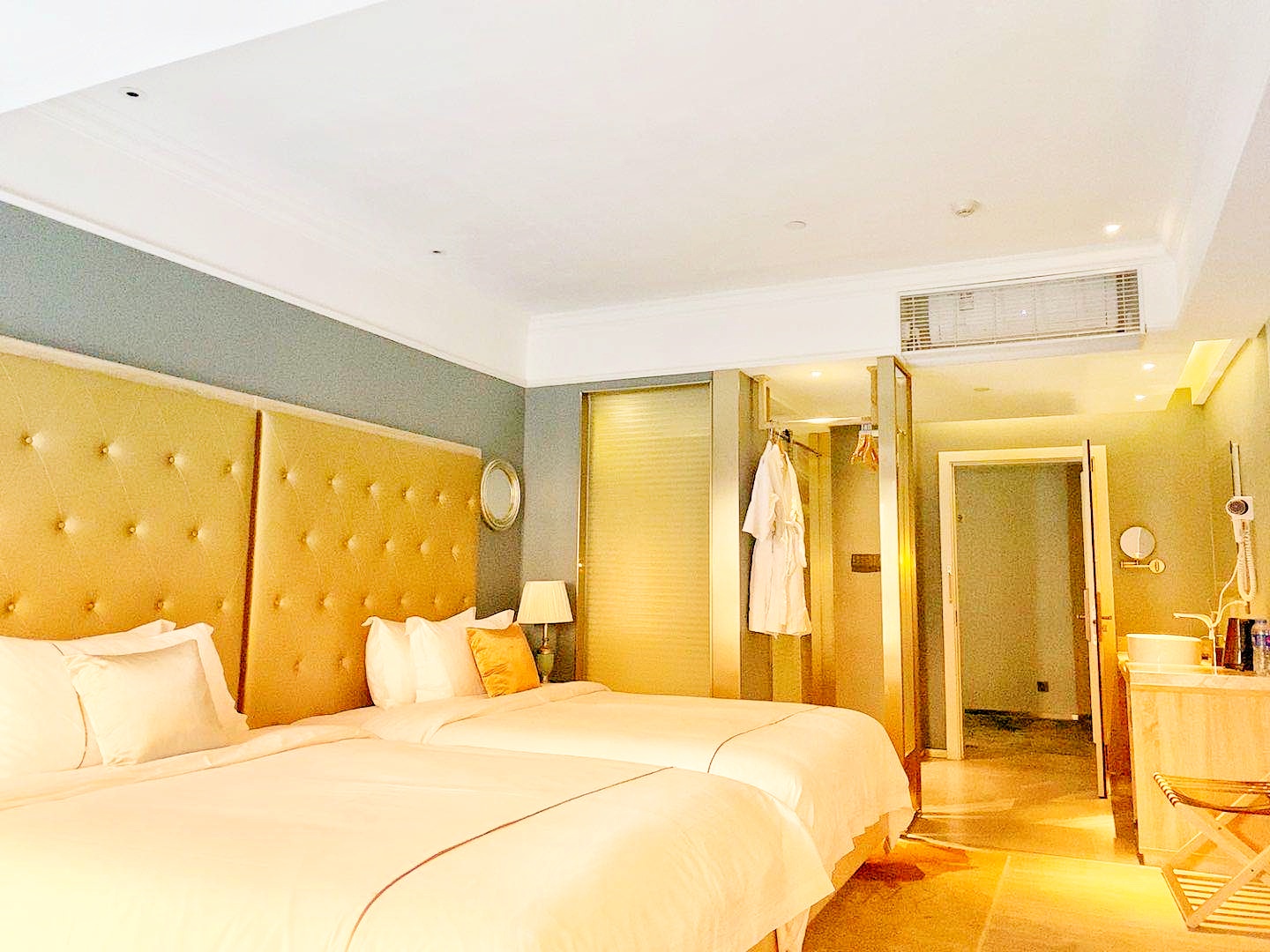 豪华城景双床房【舒适浴袍+落地窗+安睡床品】