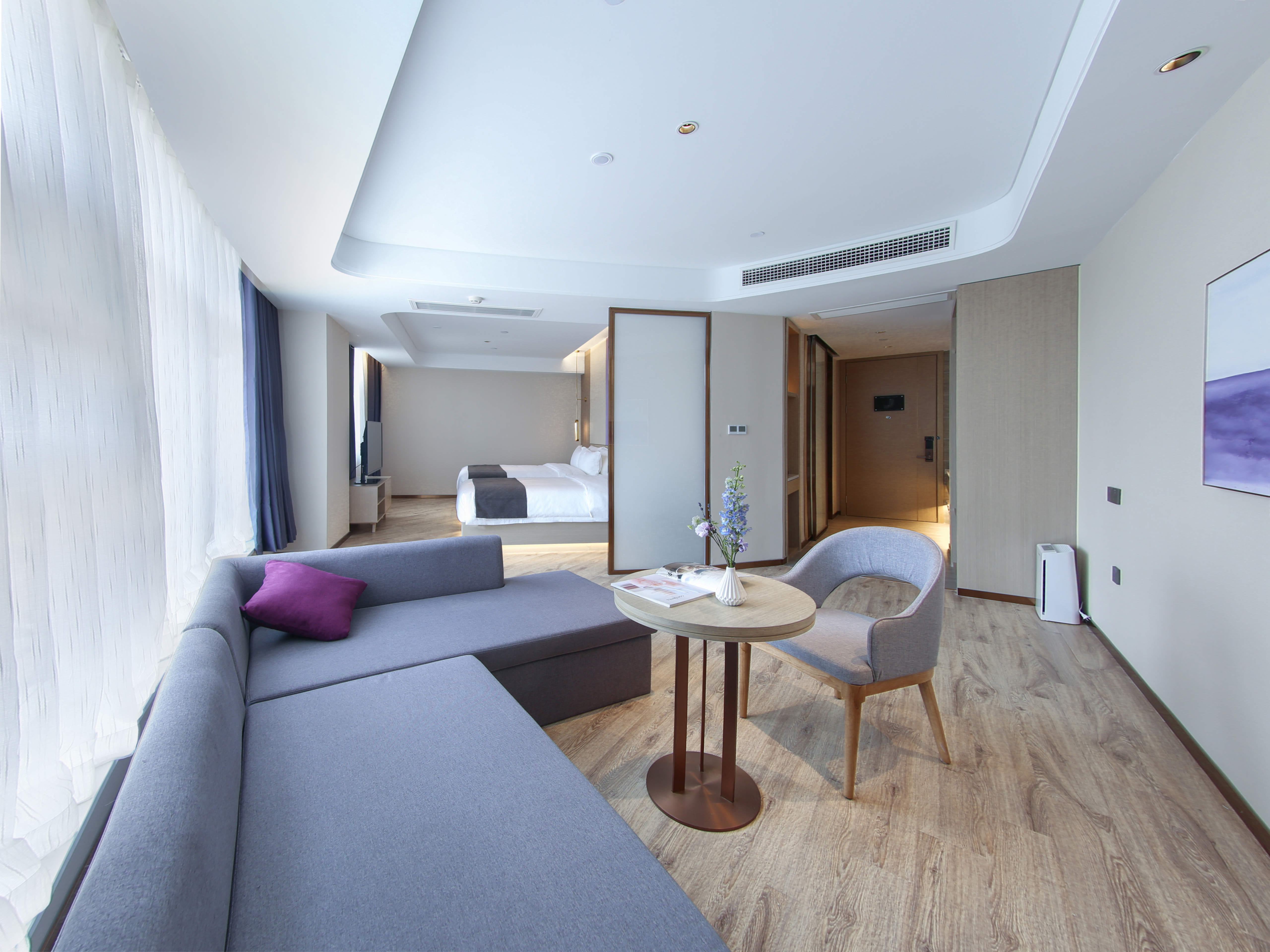 豪华家庭房（慕斯睡眠床垫+梦洁床品+全屋智控+电视投屏）