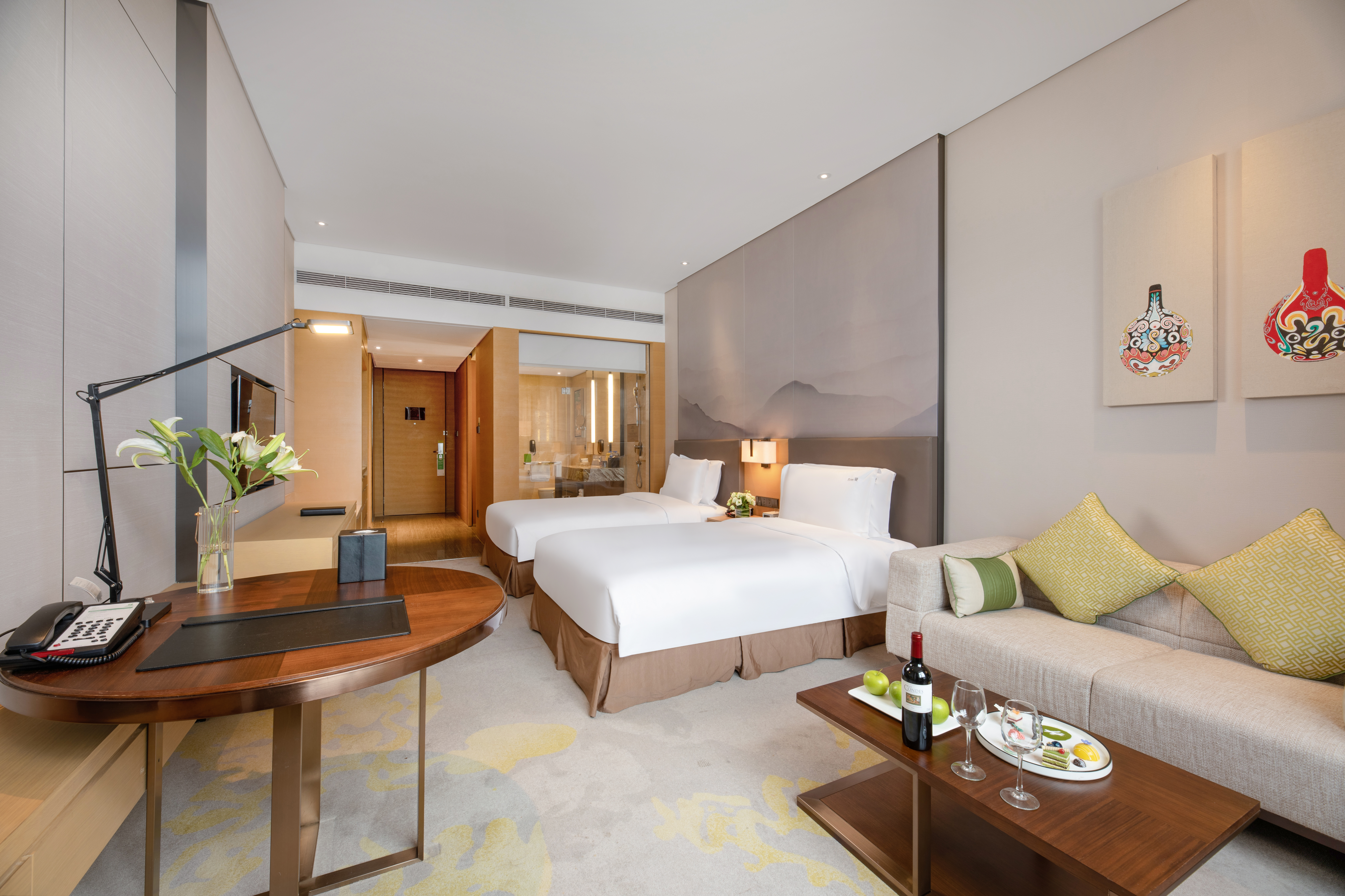 假日高级双床房