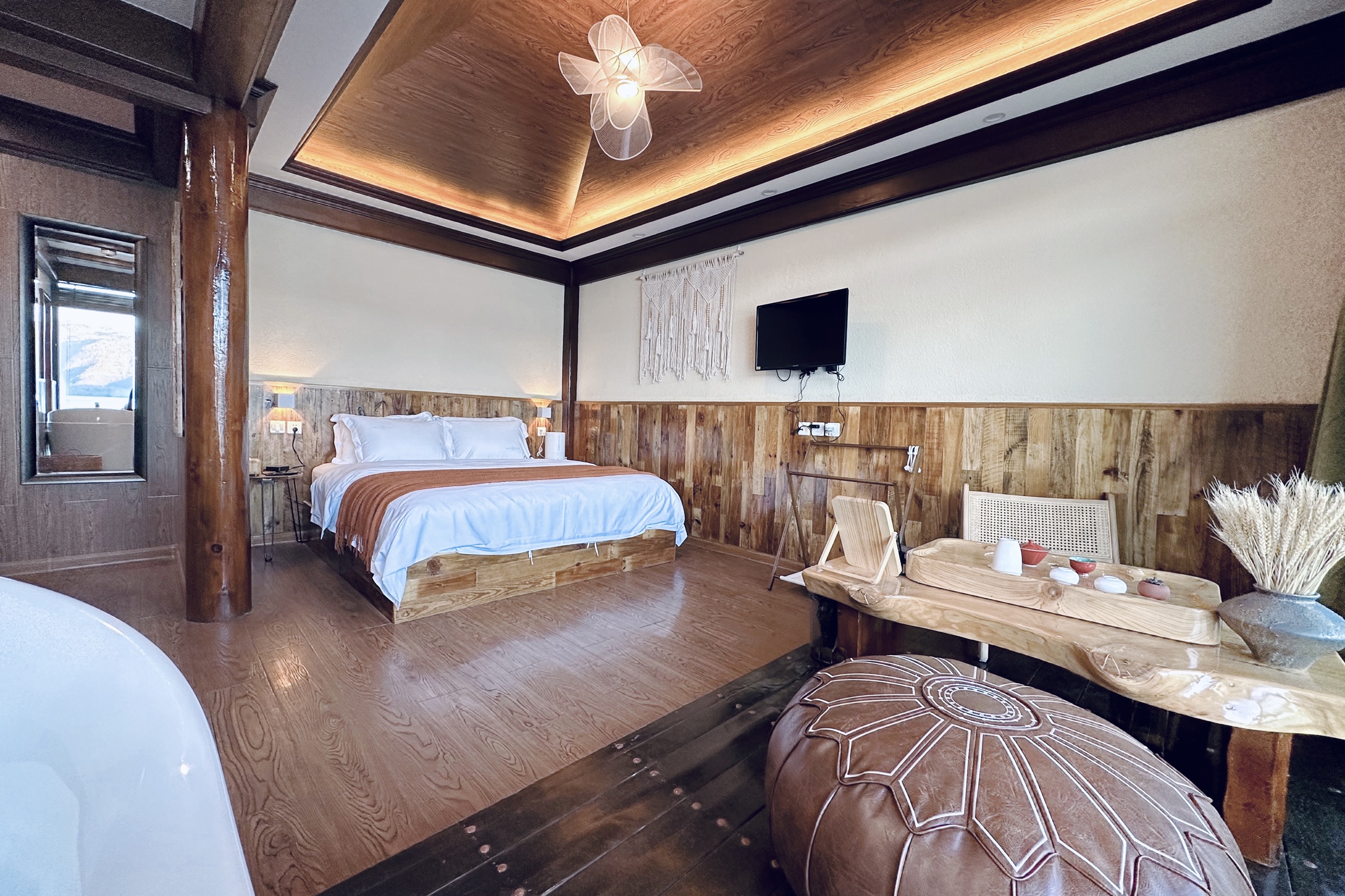 Elegant Suite - Lake-View