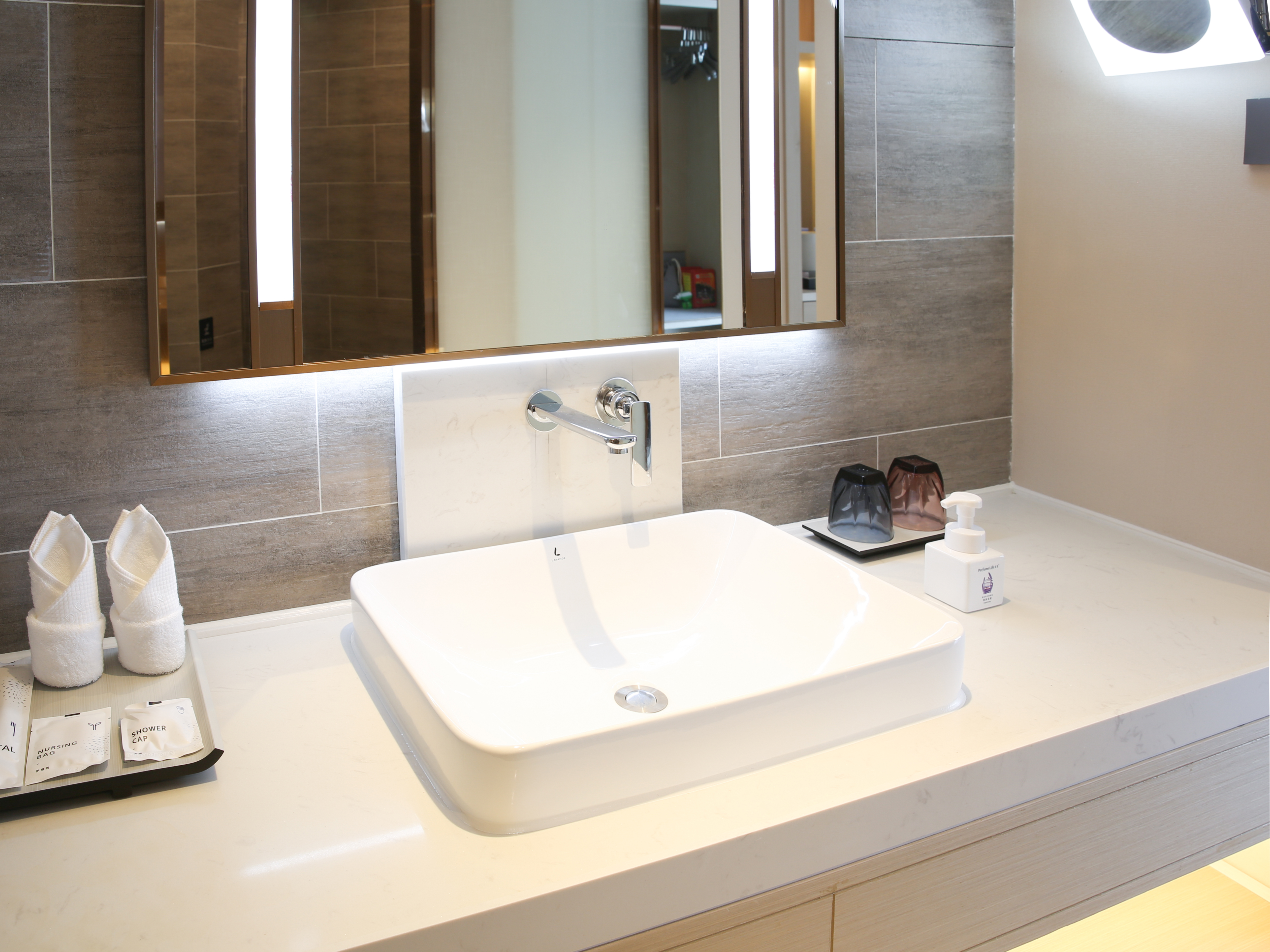 豪华双床房（慕斯睡眠床垫+梦洁床品+全屋智控+电视投屏）