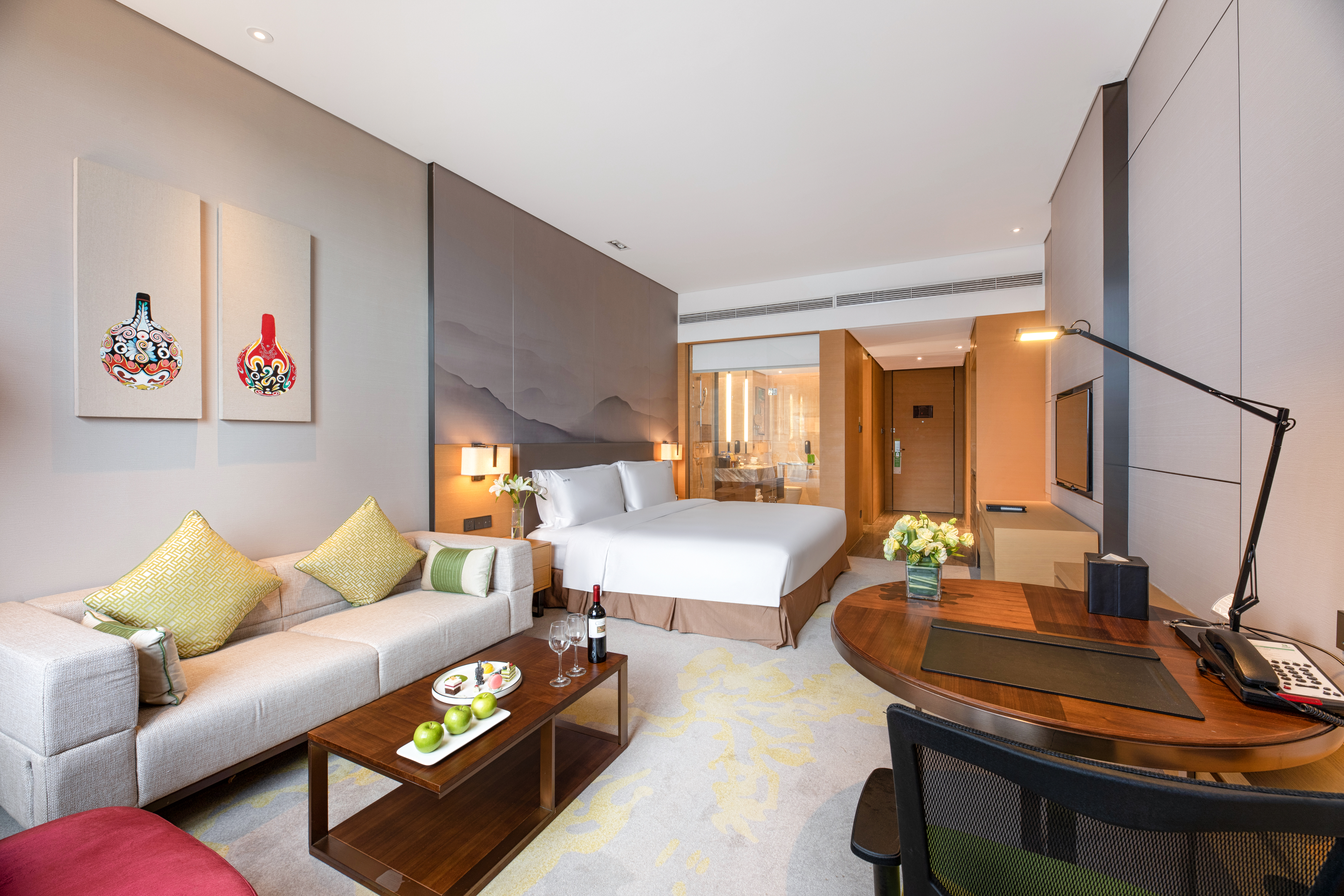 假日高级大床房