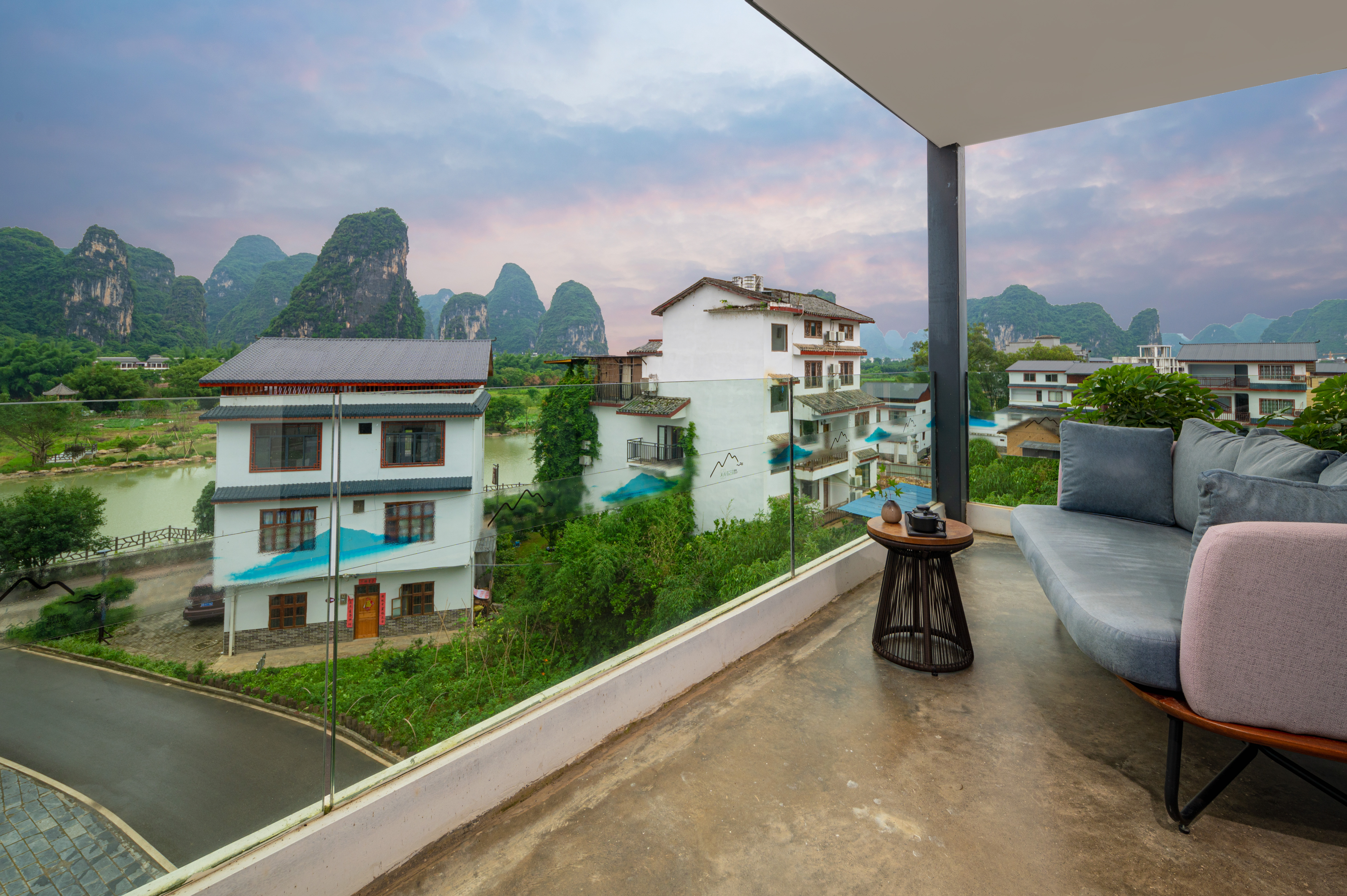 Poetic 180 ° Deluxe Balcony Double Bed