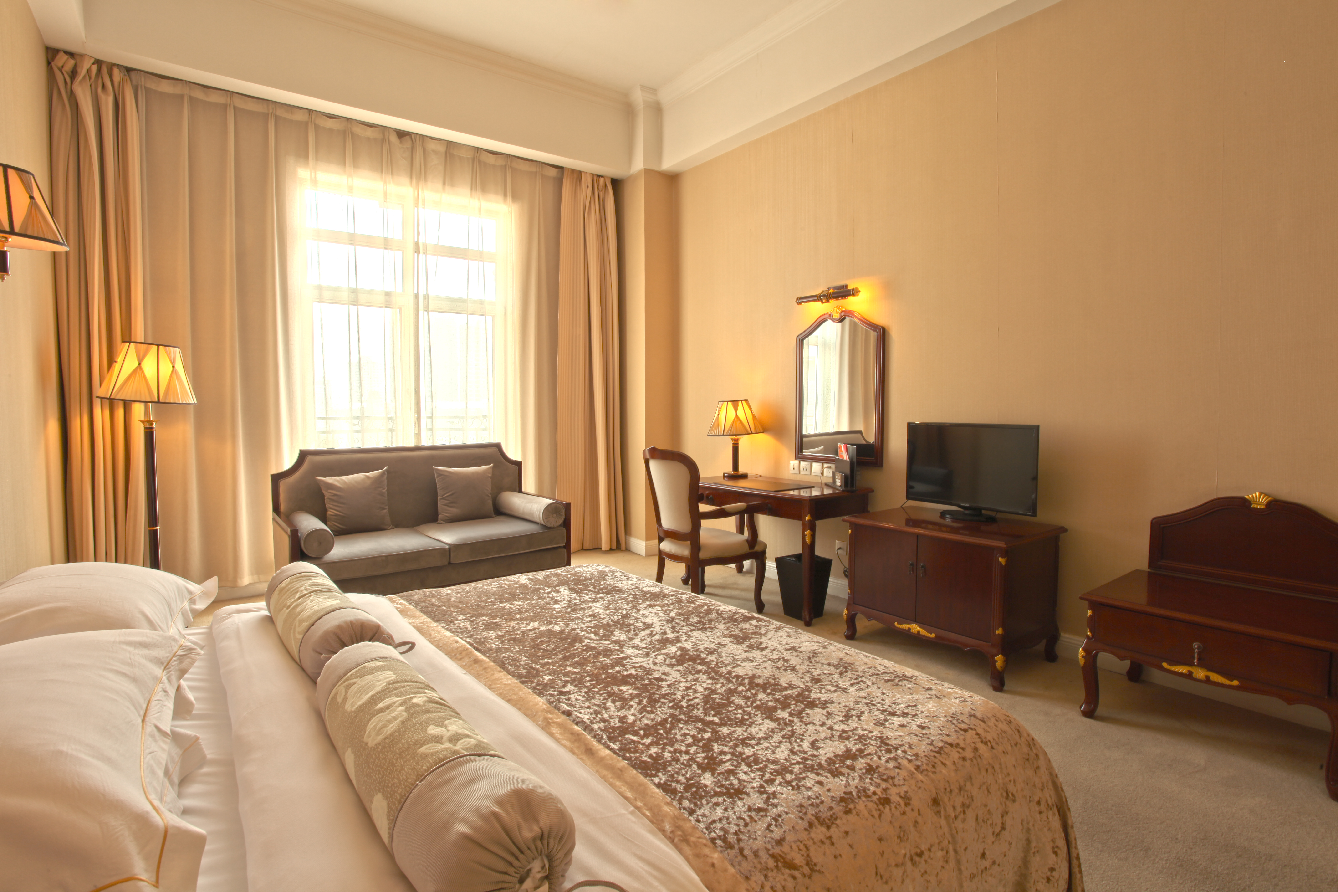 悠享窗外露台大床房-180度园景