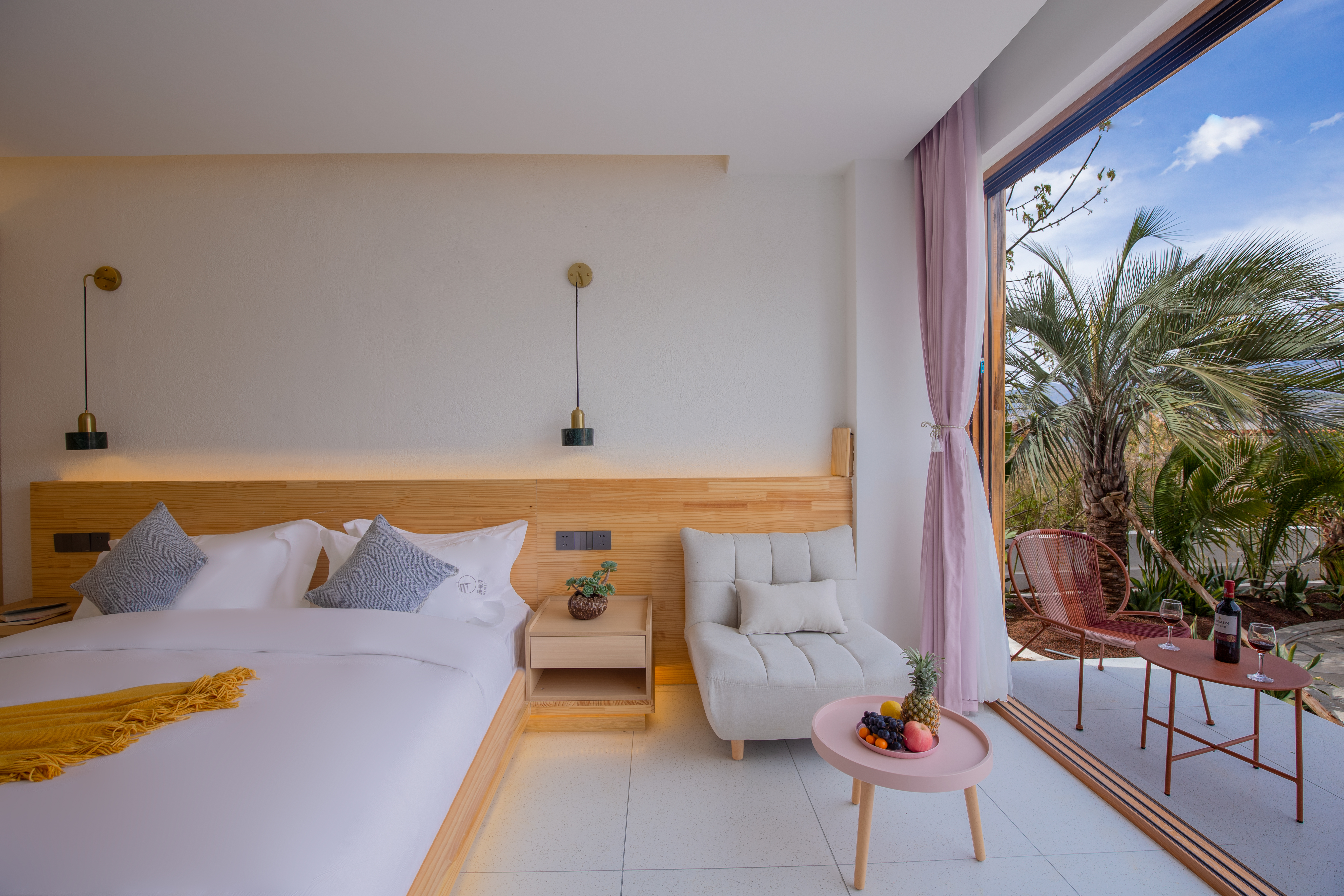 Summer Sunshine Double Room(island style courtyard)