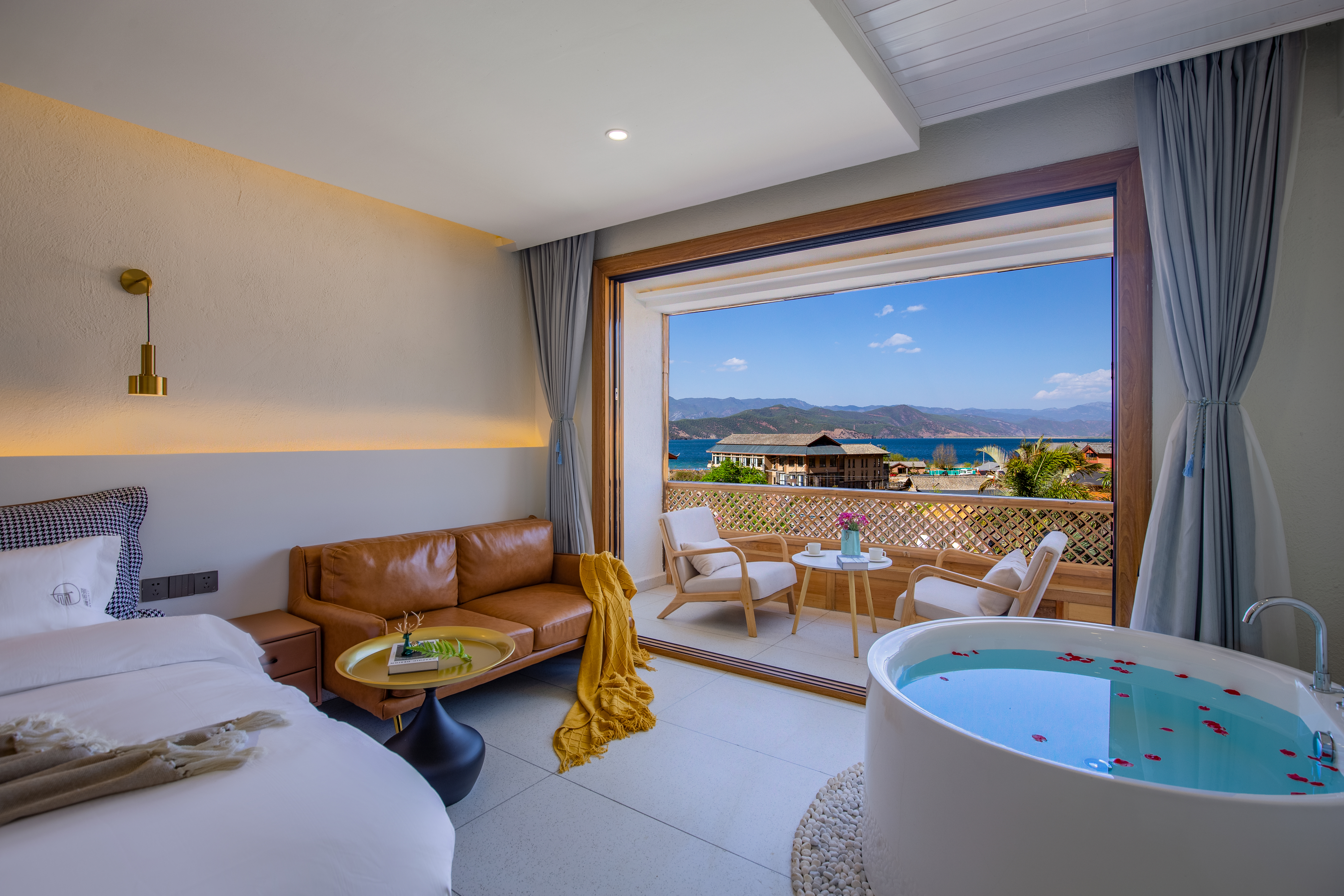 Light Luxury Courtyard-View Double Bed Room (Island Style Courtyard)