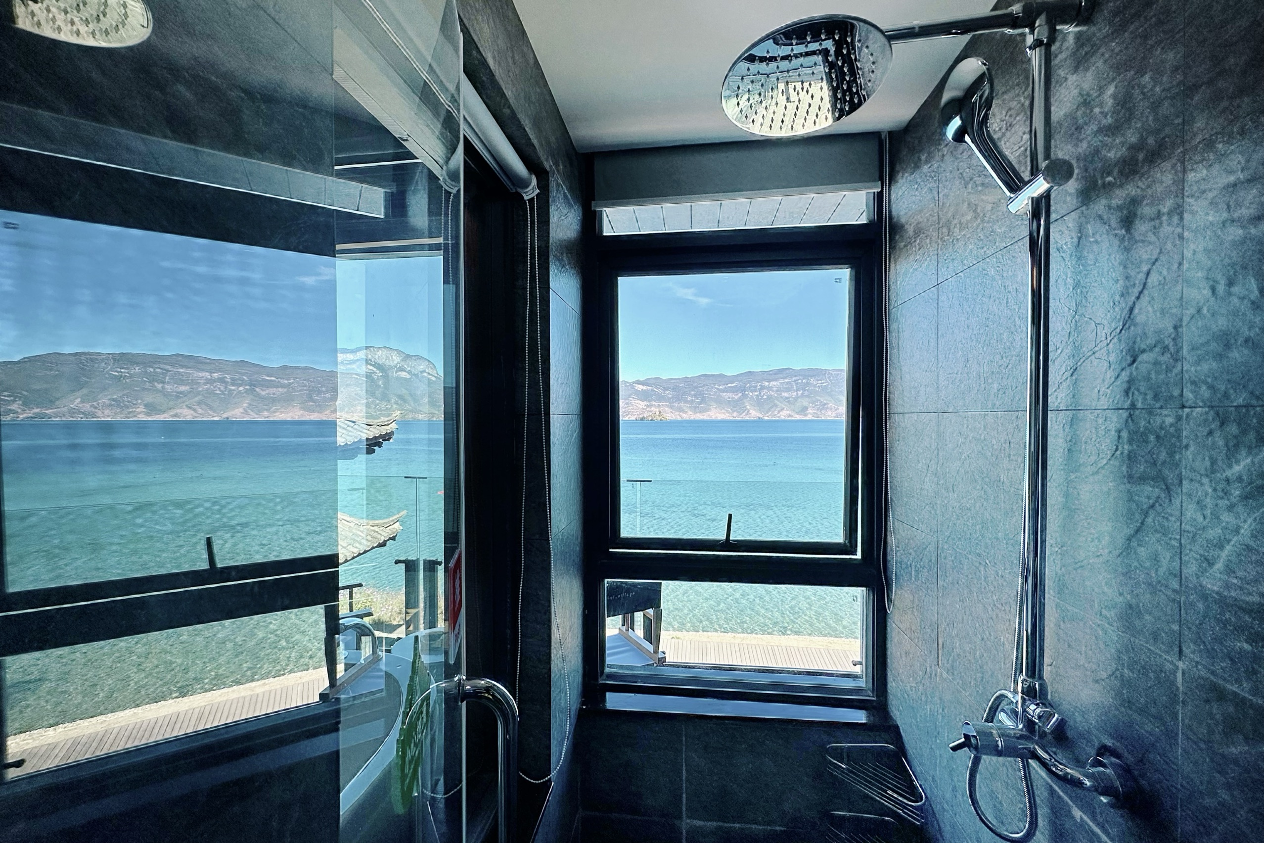 Elegant Suite - Lake-View