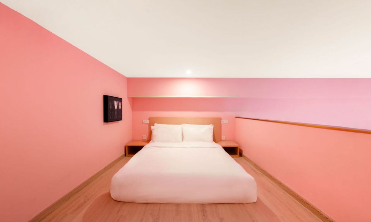 Baron Duplex Twin Room