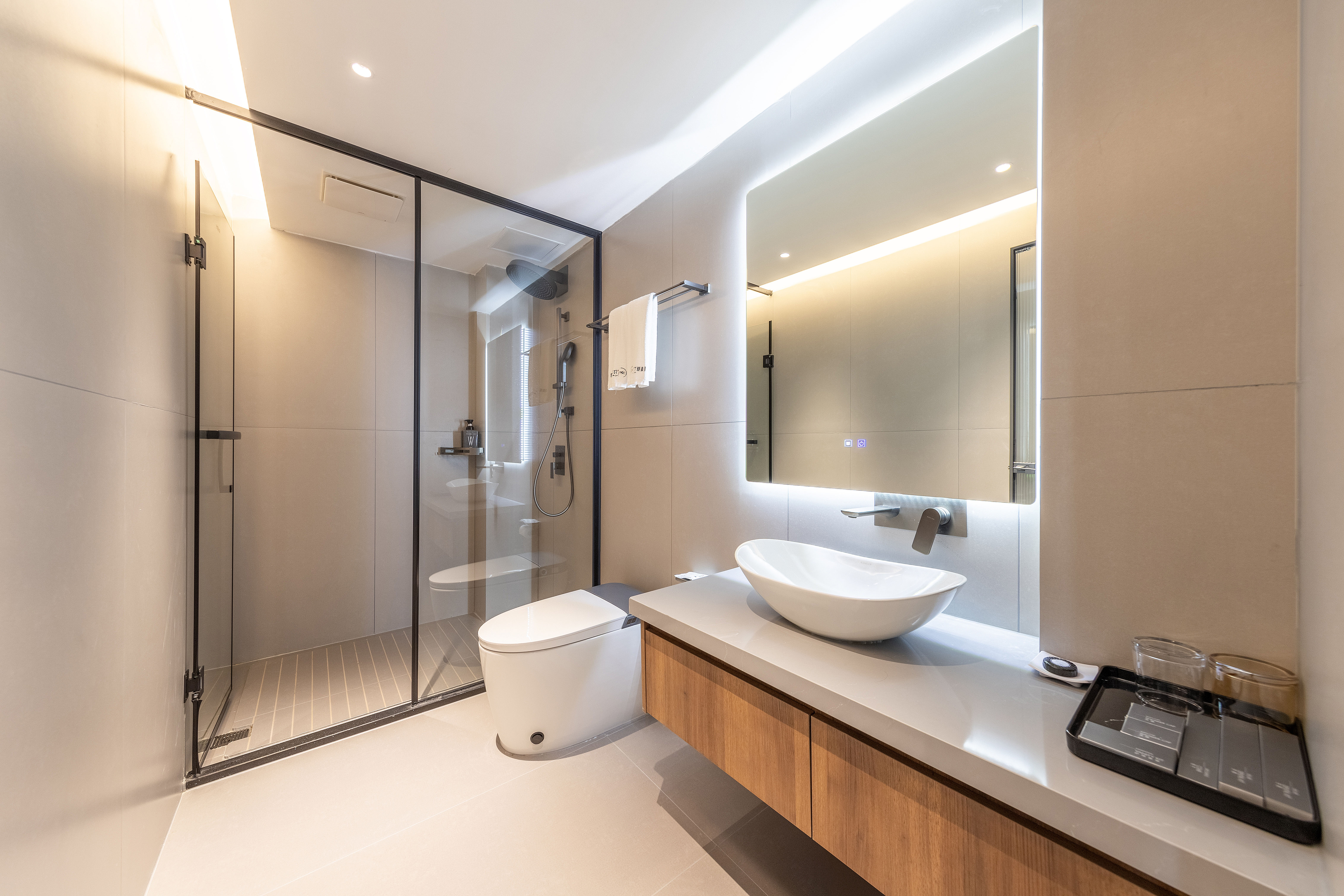 Queen Room With View