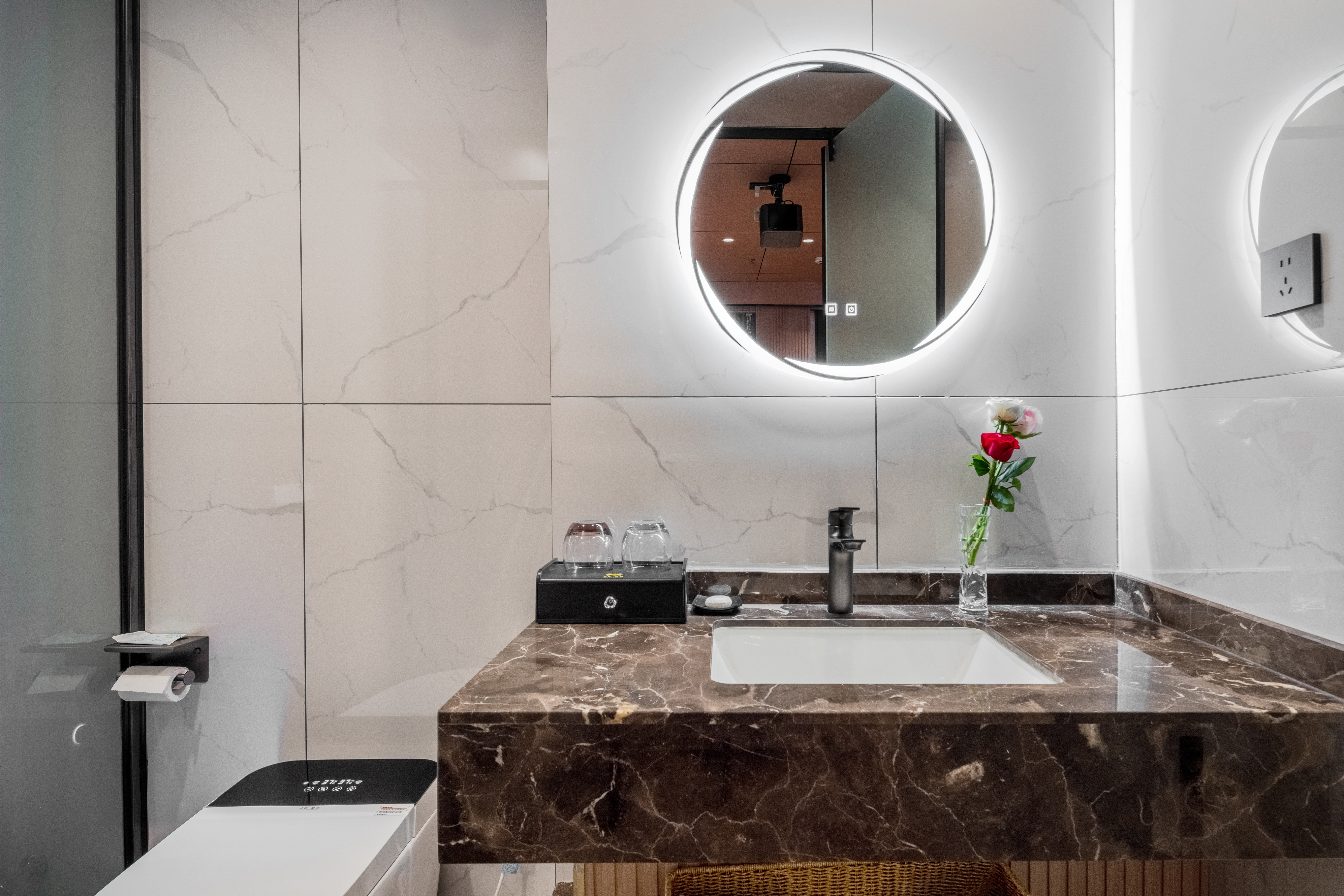 270 ° Riverside Panoramic Nostalgia Double Bed Room (Large Screen Projection + Smart Home)