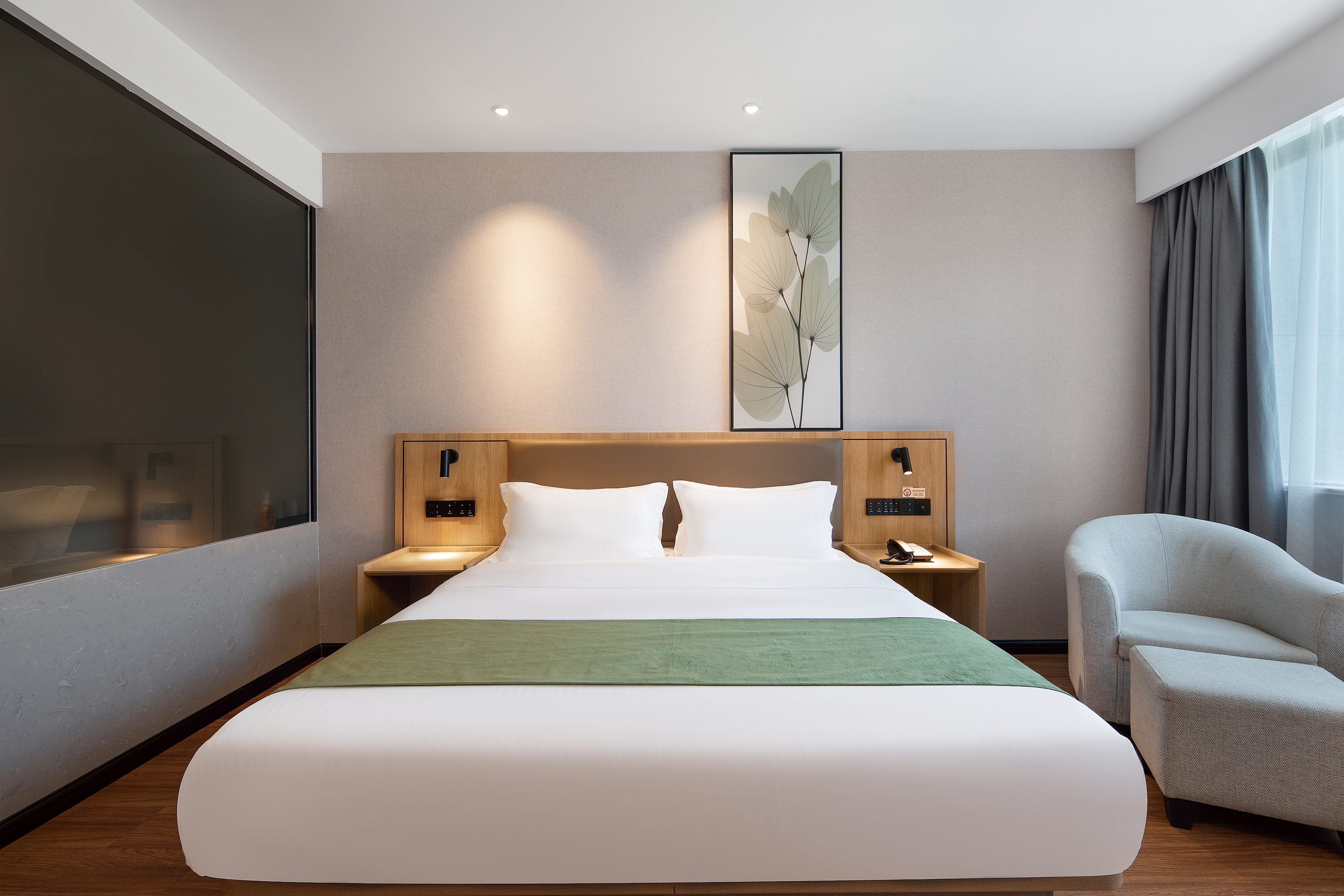 Zhirui Scenic Double Bed Room (Full Panoramic Sunlight Glass)