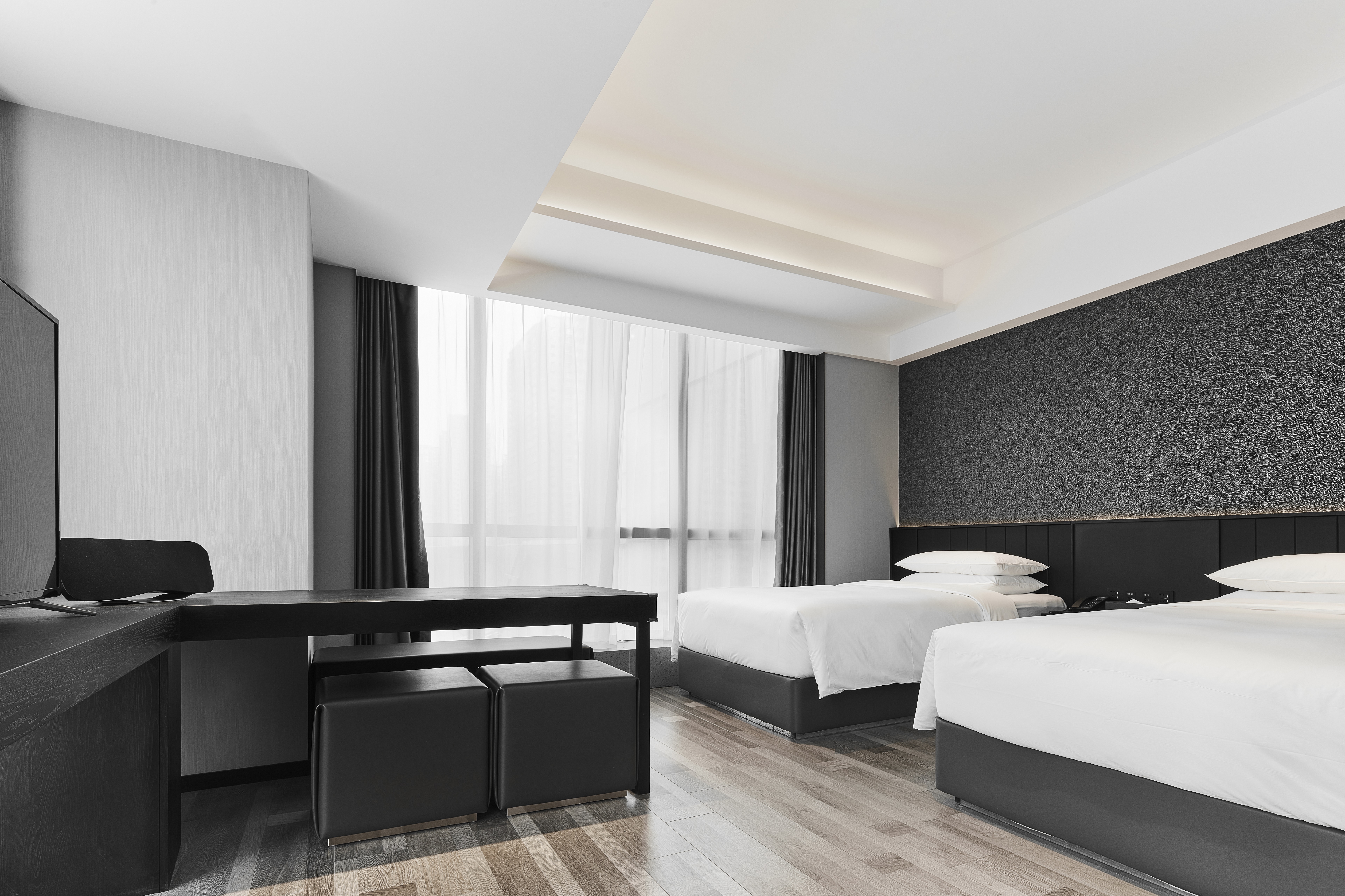 Independent Twin Bedroom Family Suite (Two Separate Bedrooms + Twin Beds Three Beds + Smart Guest Control + Extra-Large Space)