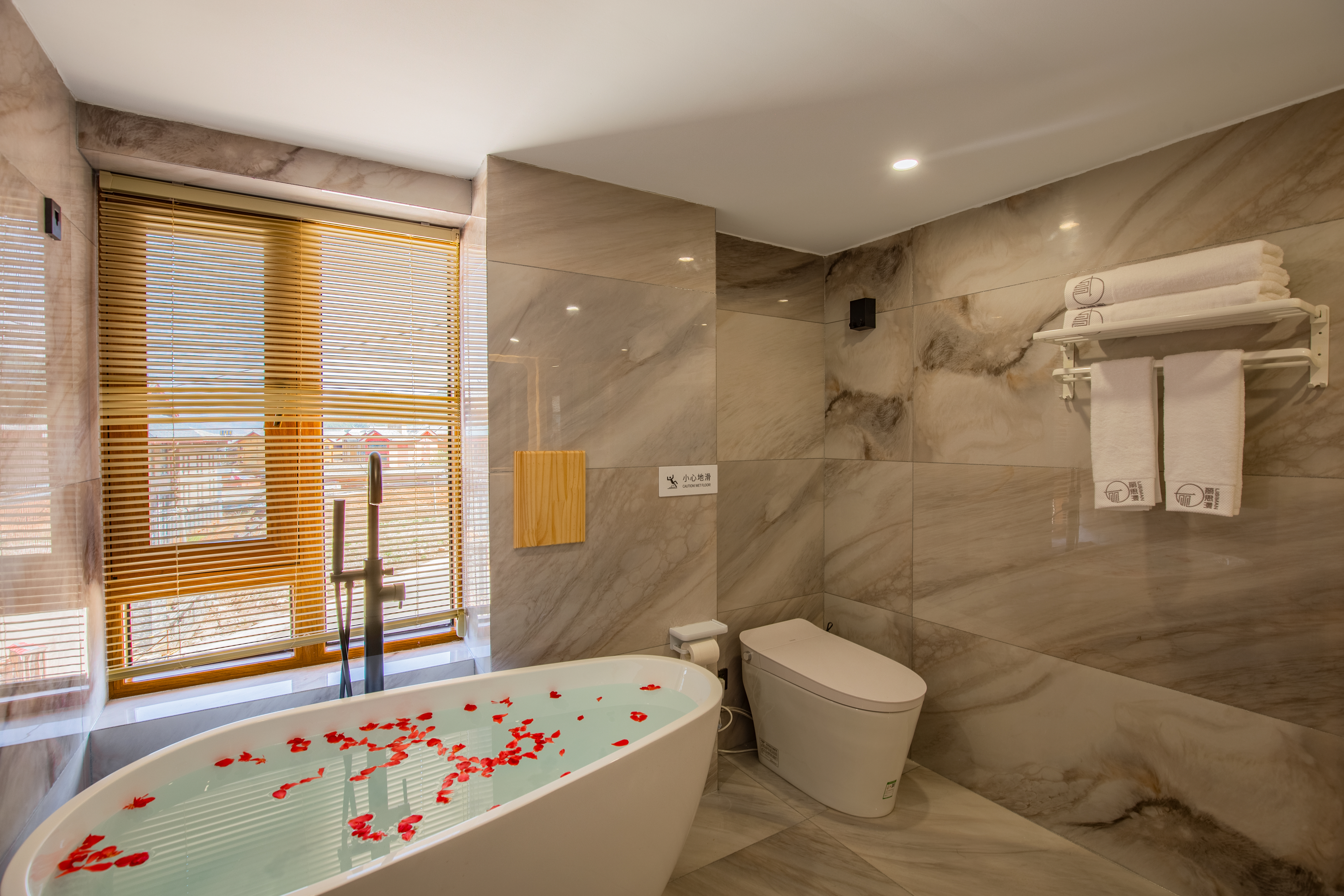 Traveling Family suit(Japanese style Zen courtyard)