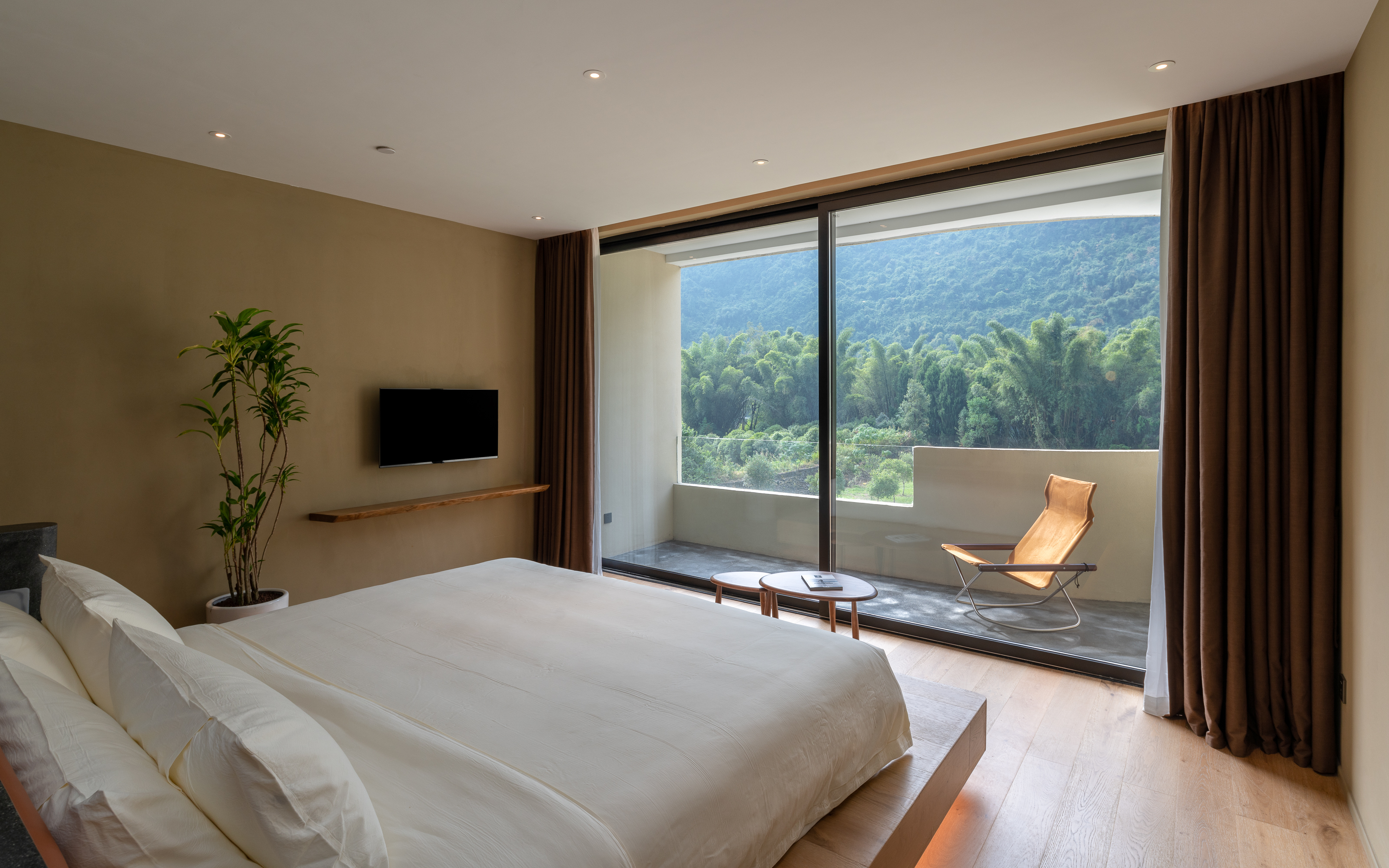 画山阳台大床房·黄