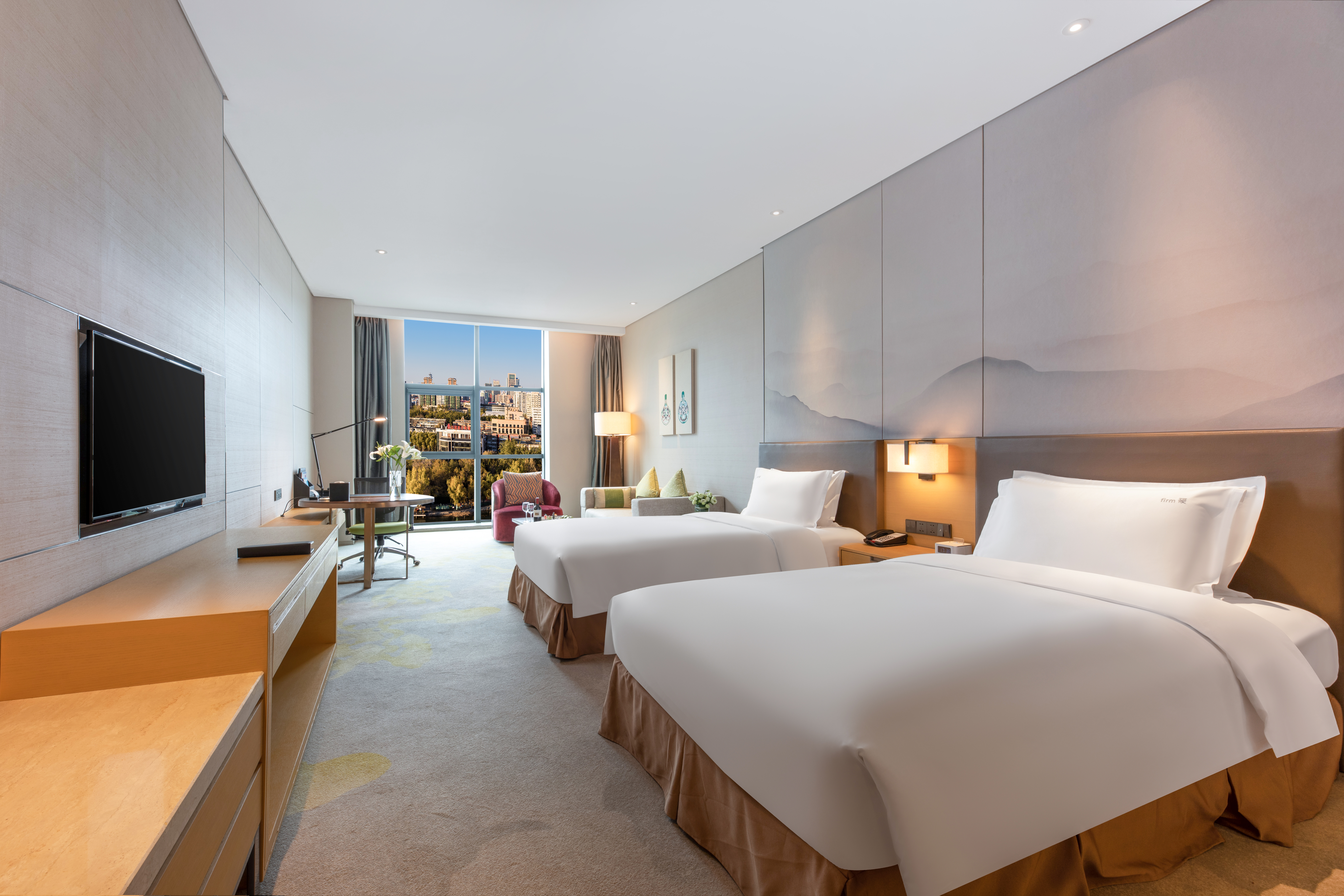 假日高楼层高级双床房