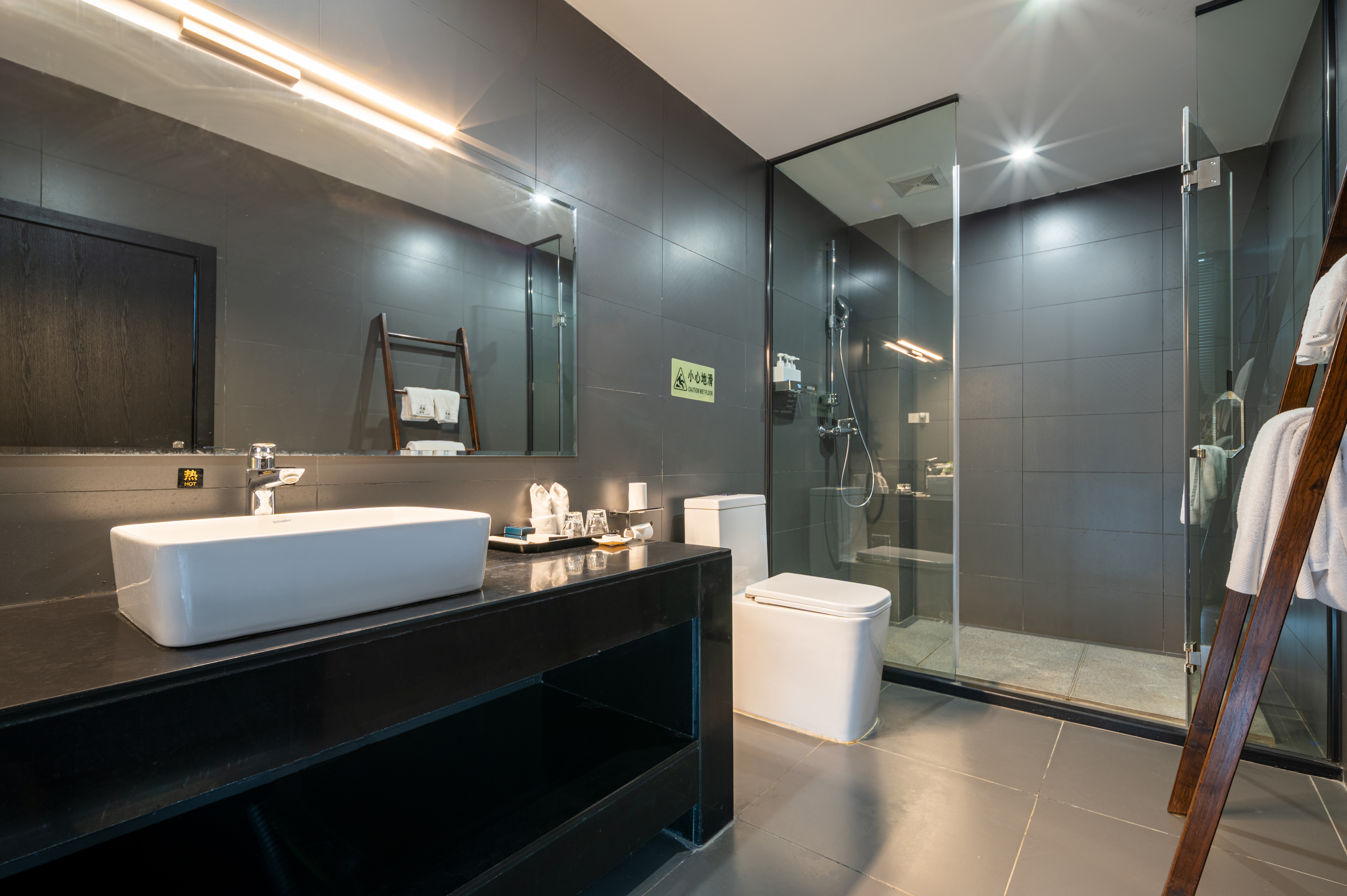 Qi Chi 180 ° Balcony Double Bed Room