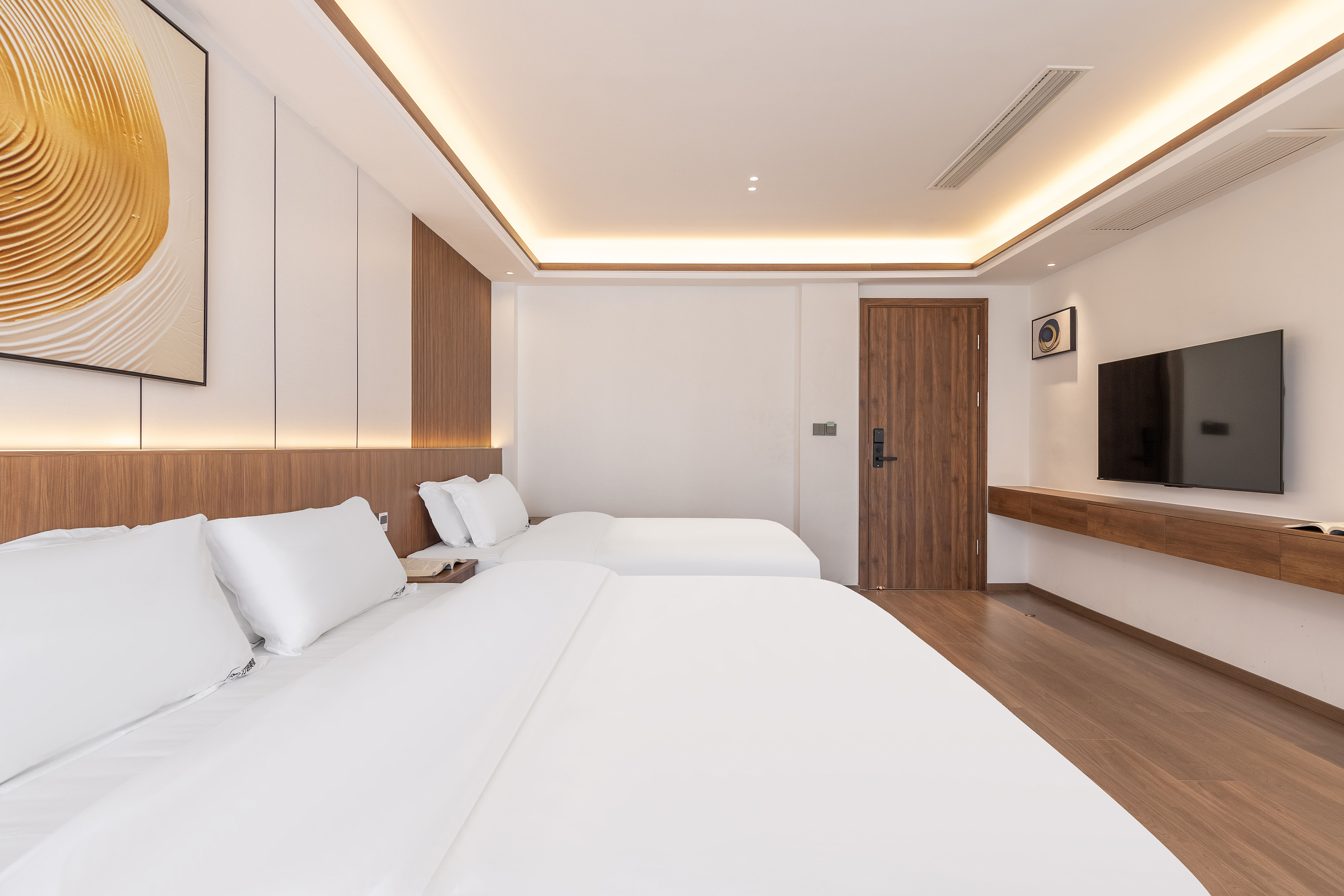 Lunar Gleam Cloud Family Twin Room (Smart Voice Control + Smart Toilet + Bathroom Wet-Dry Separation + Floor-to-Ceiling Window)