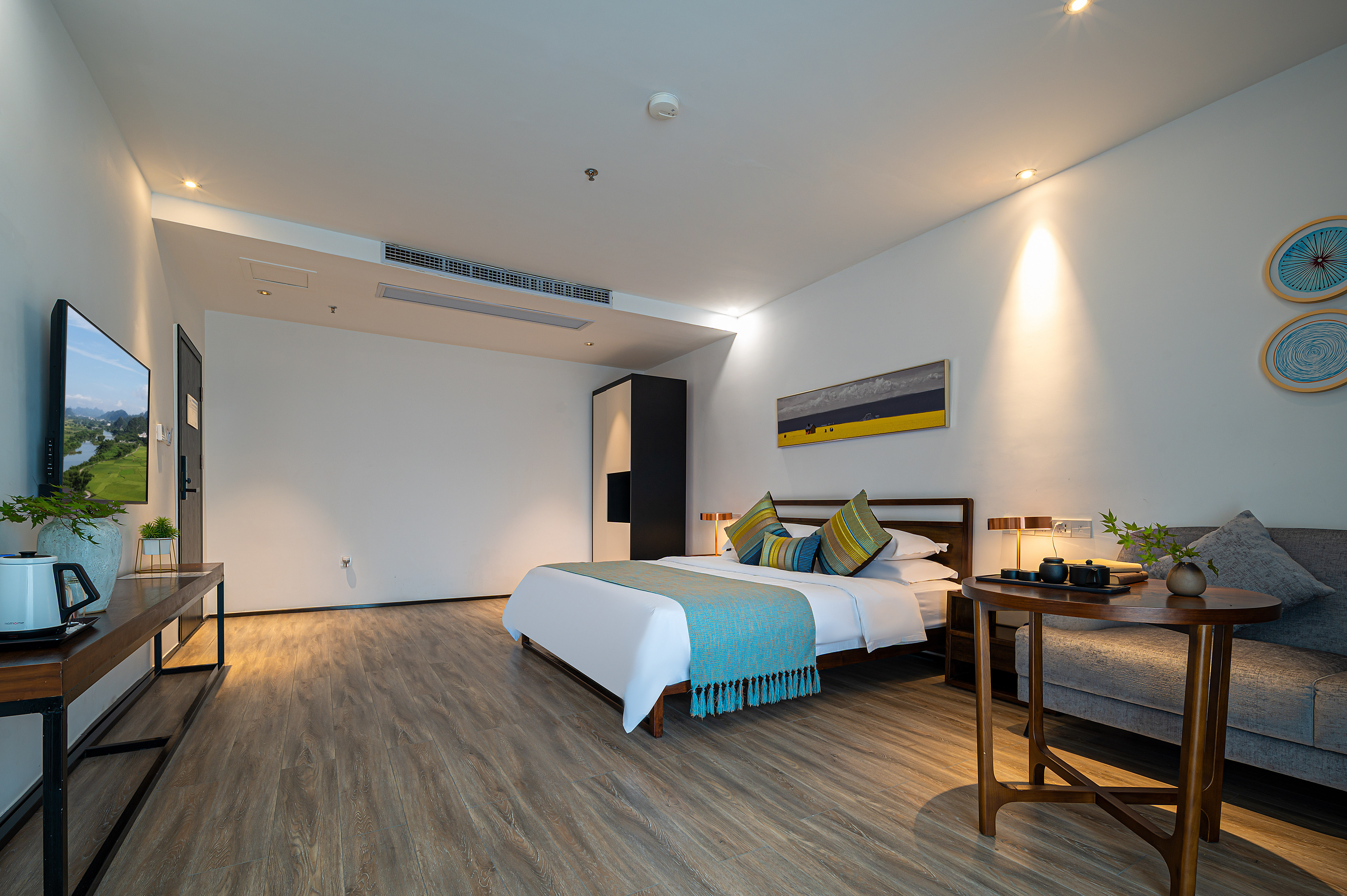 Qi Chi 180 ° Balcony Double Bed Room