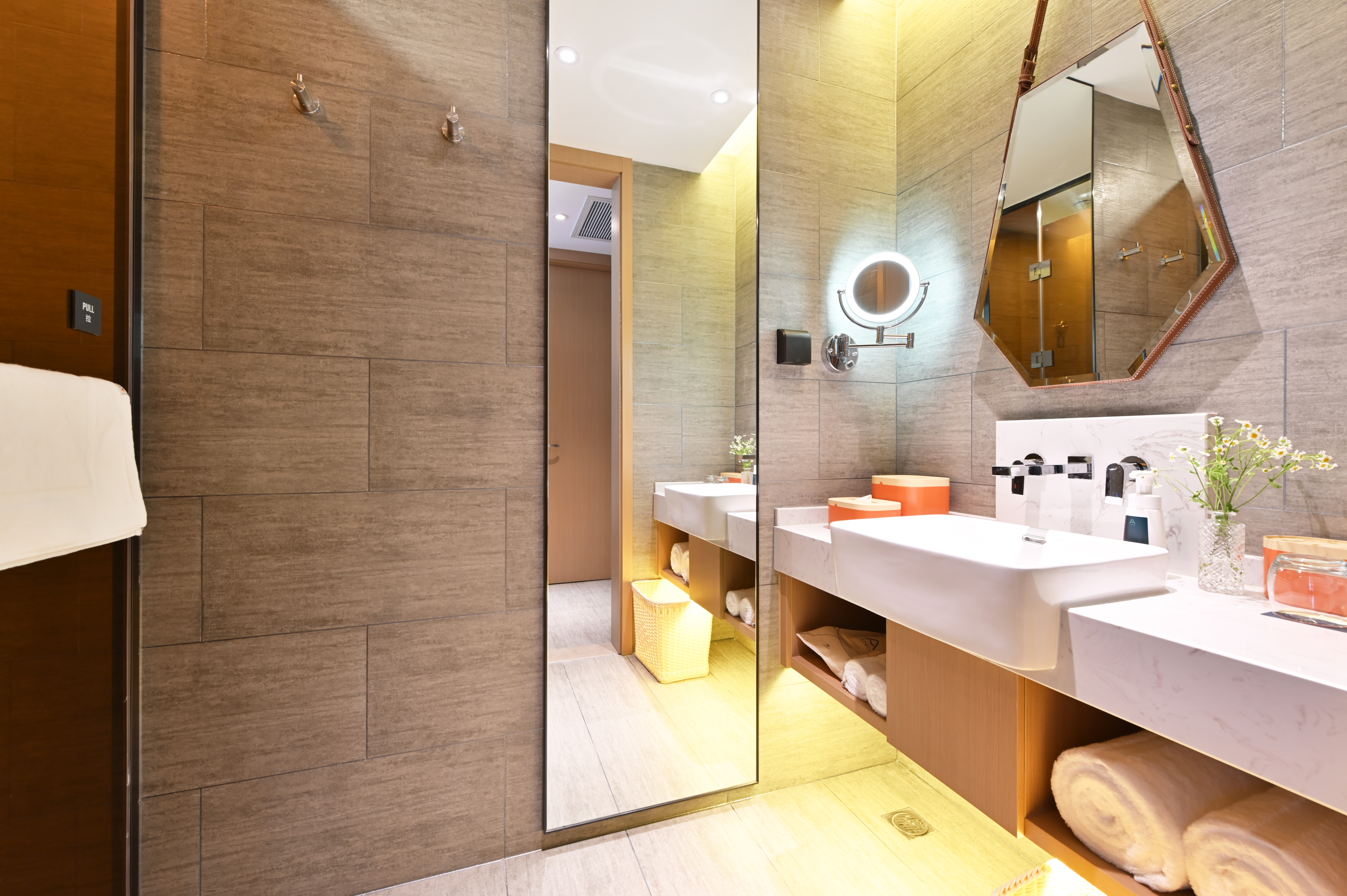 Superior Twin Room (Tv Projection)