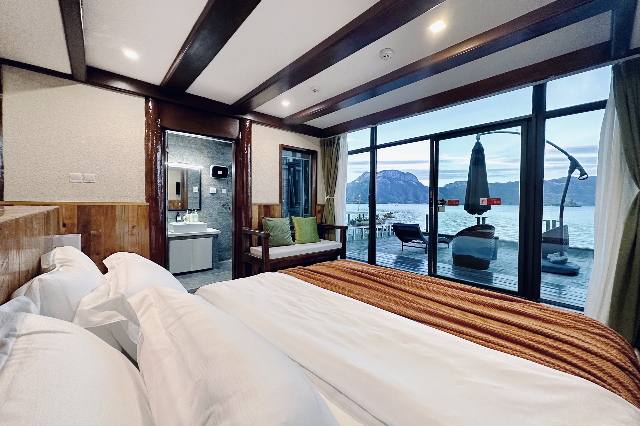 Queen Room With Terrace