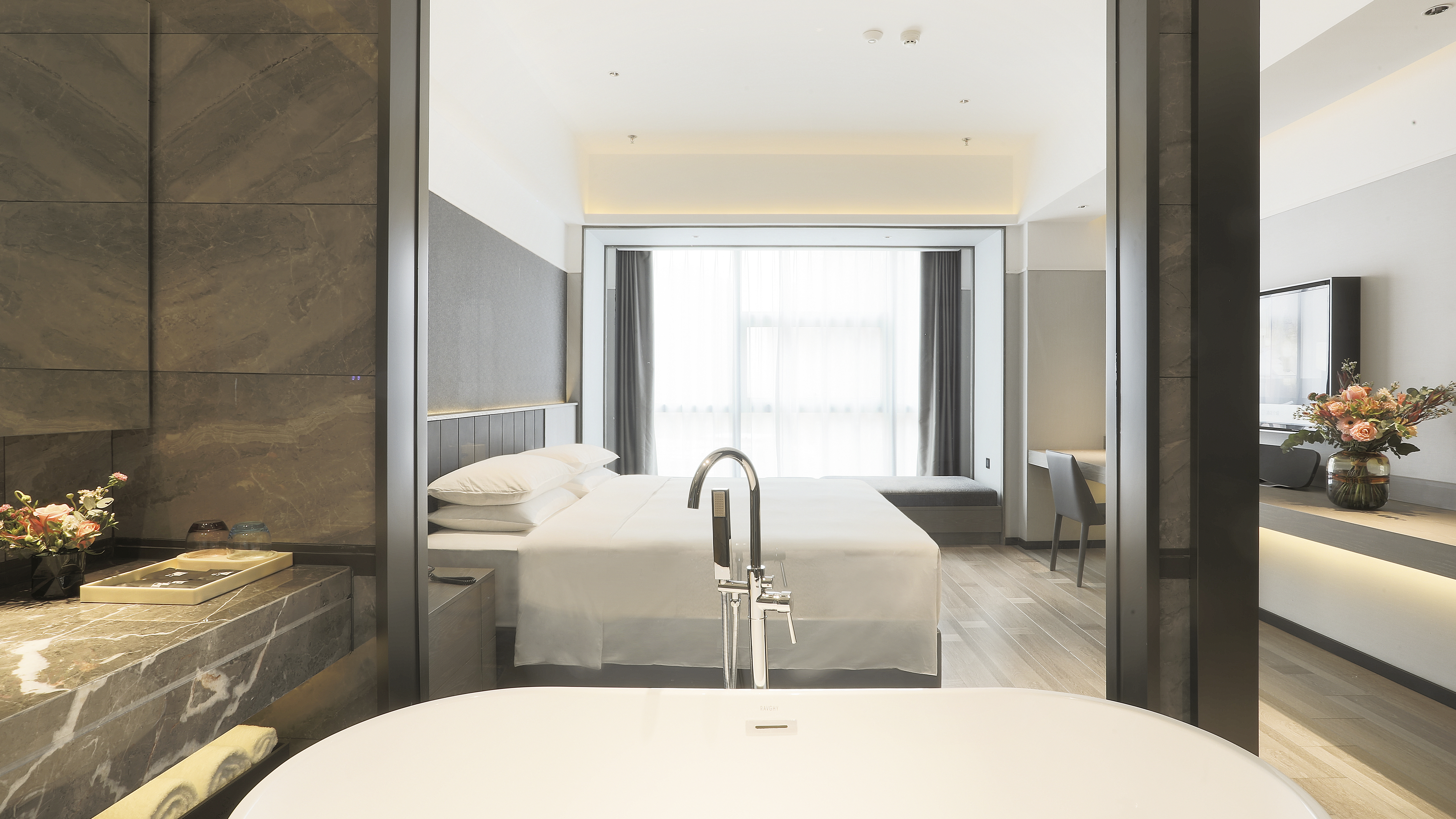 Romantic Superior Smart Room (Double Bed) (Fridge, Bathtub)