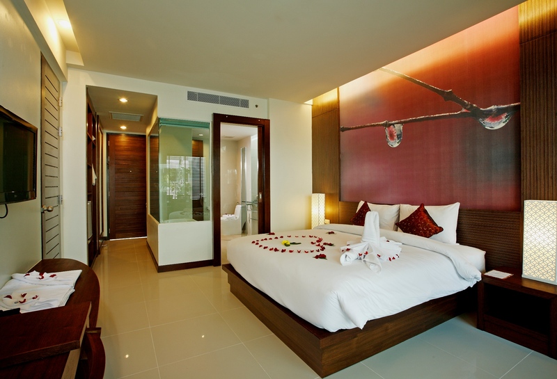 豪華雙人床房 （直通泳池）