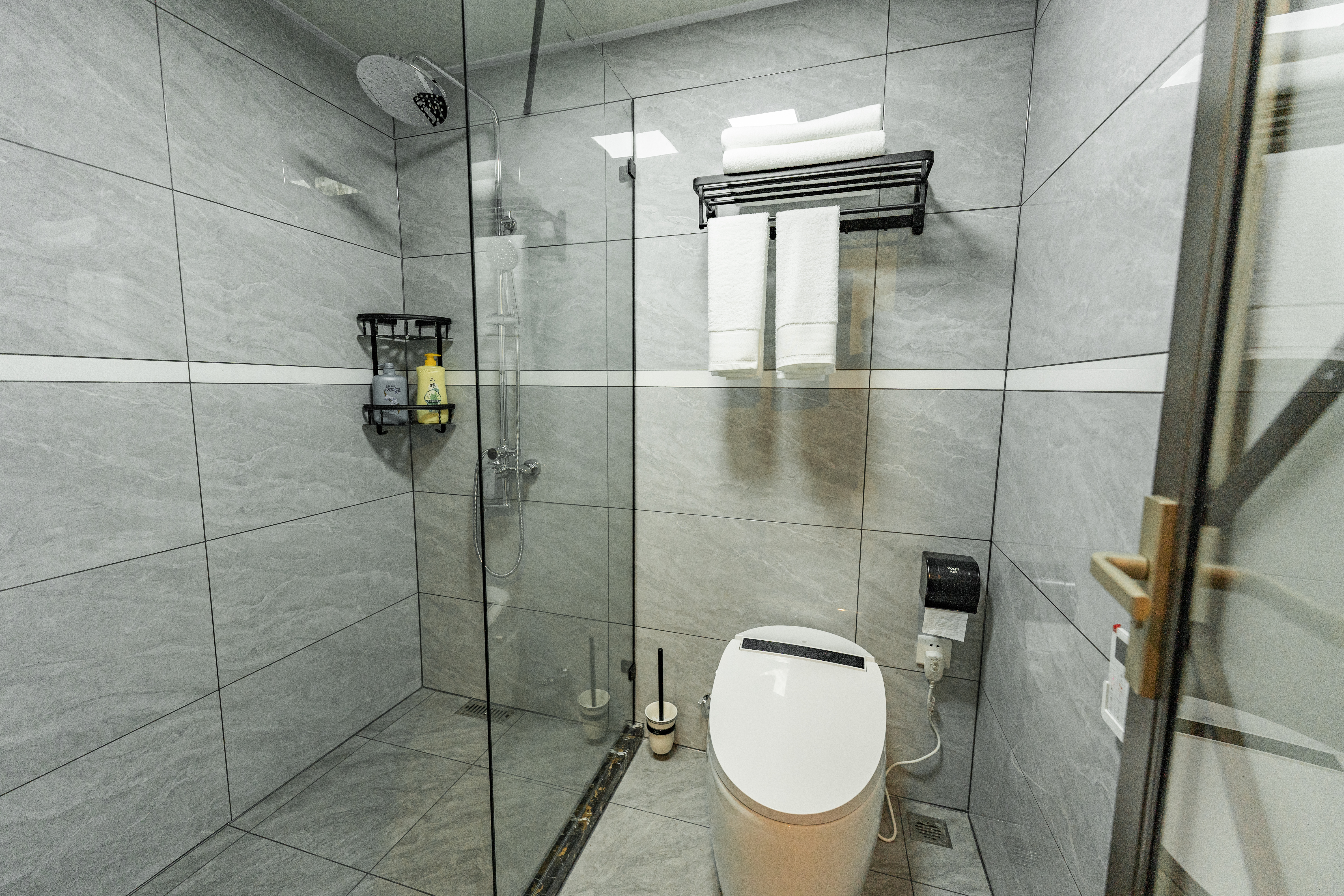 暖心两居室家庭房（带客厅）