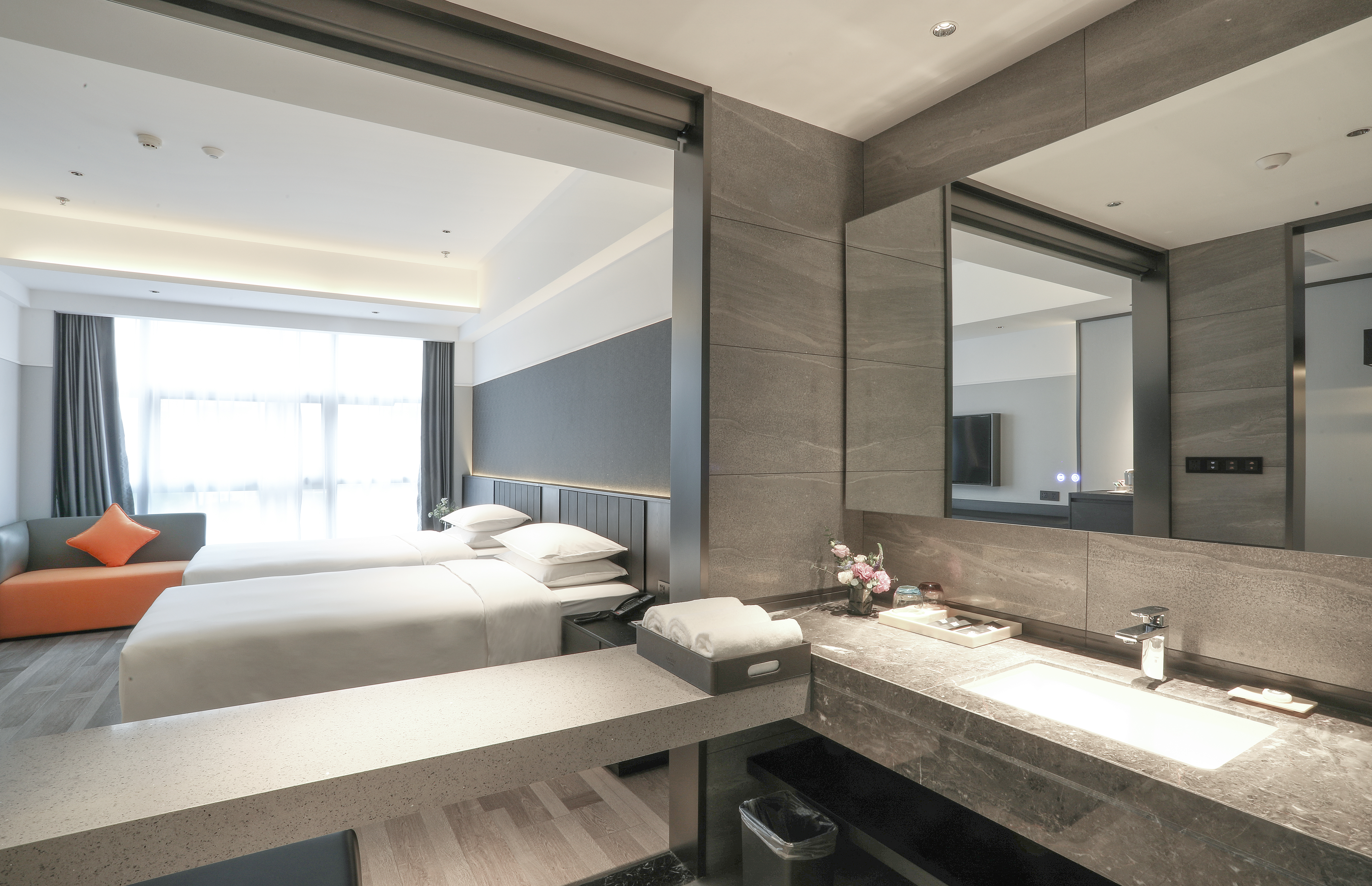 Guestroom (2 Beds) (Window)