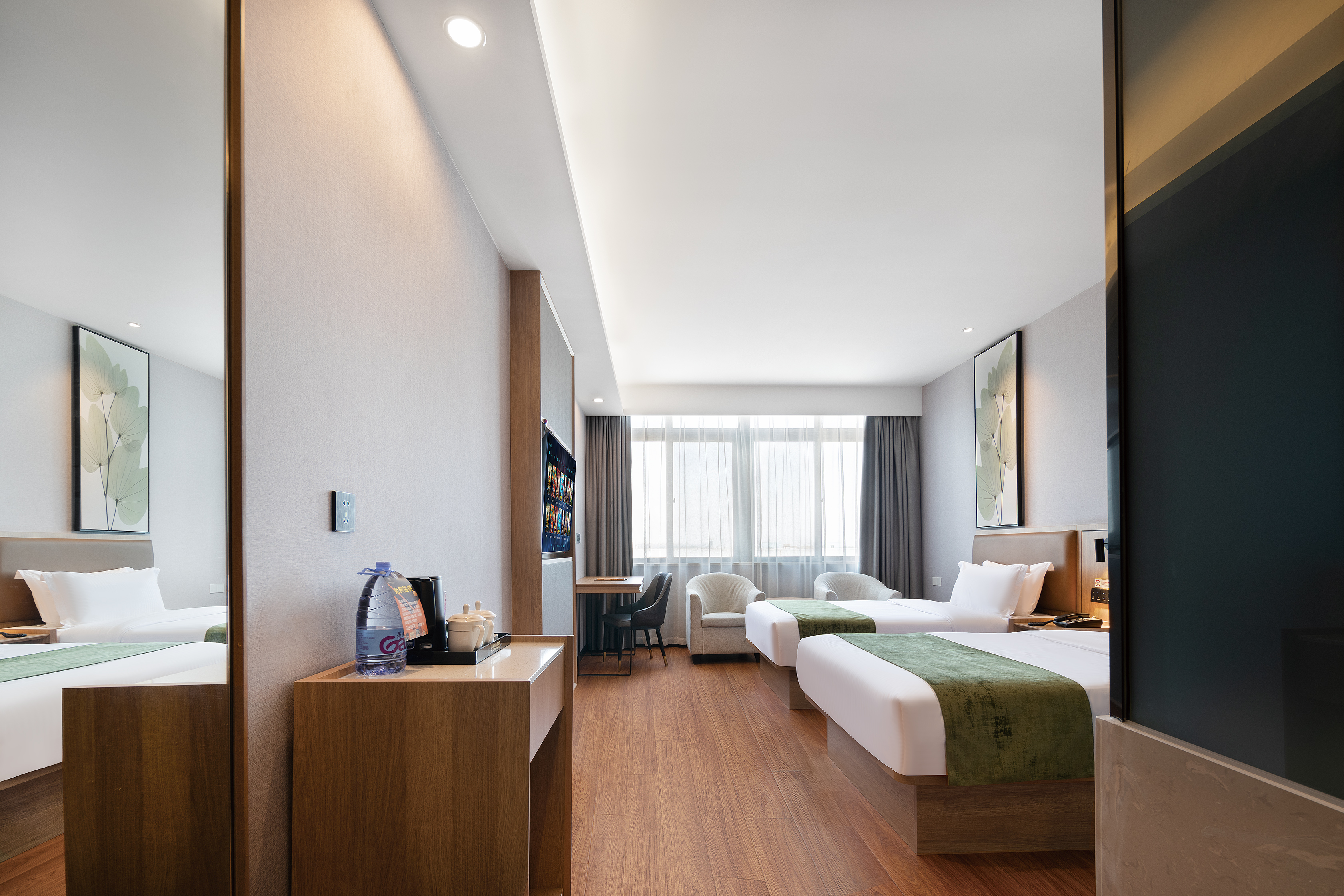 Smart Choice Scenic Twin Room (Panoramic Glass)