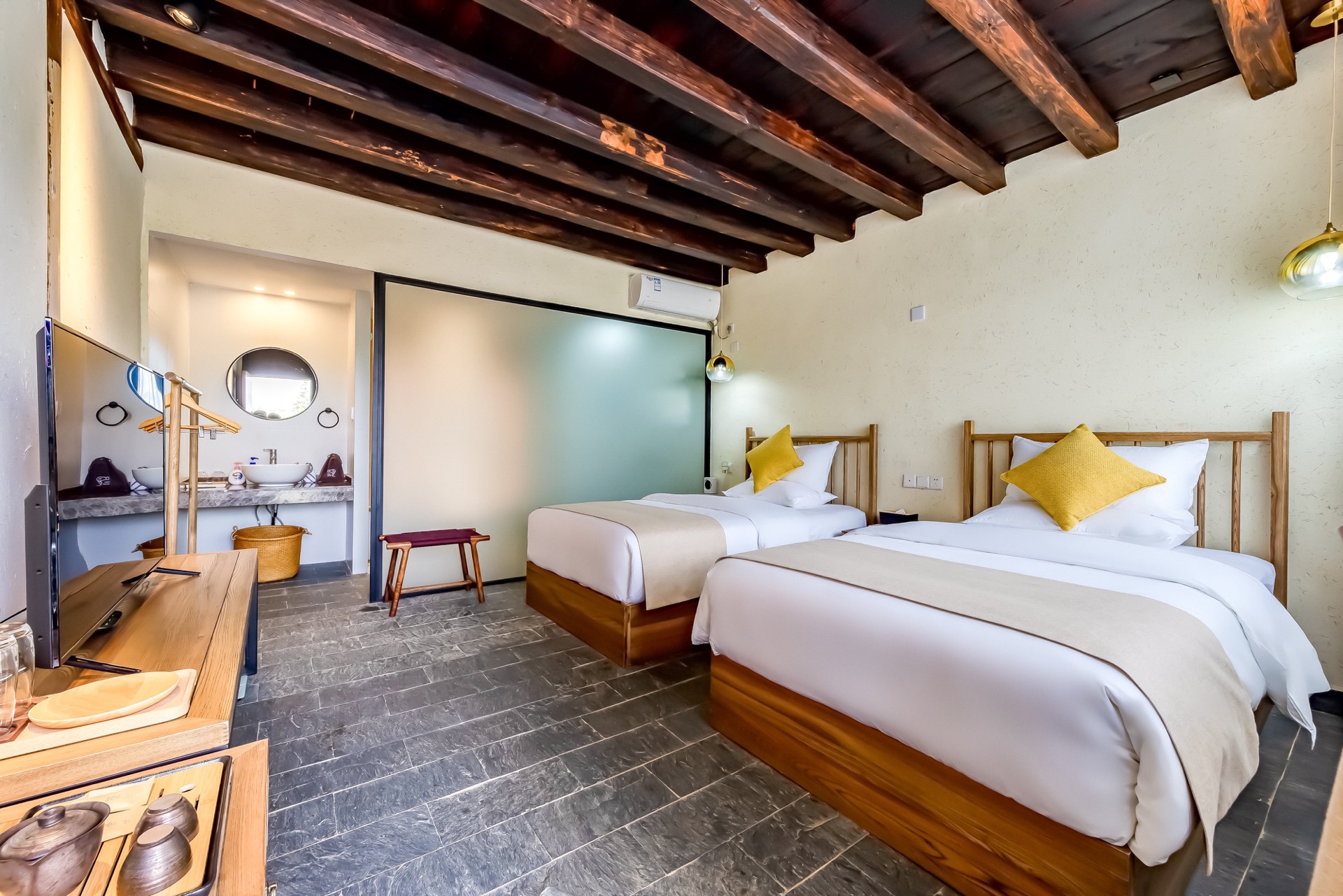 寻雀鸣庭院双床房