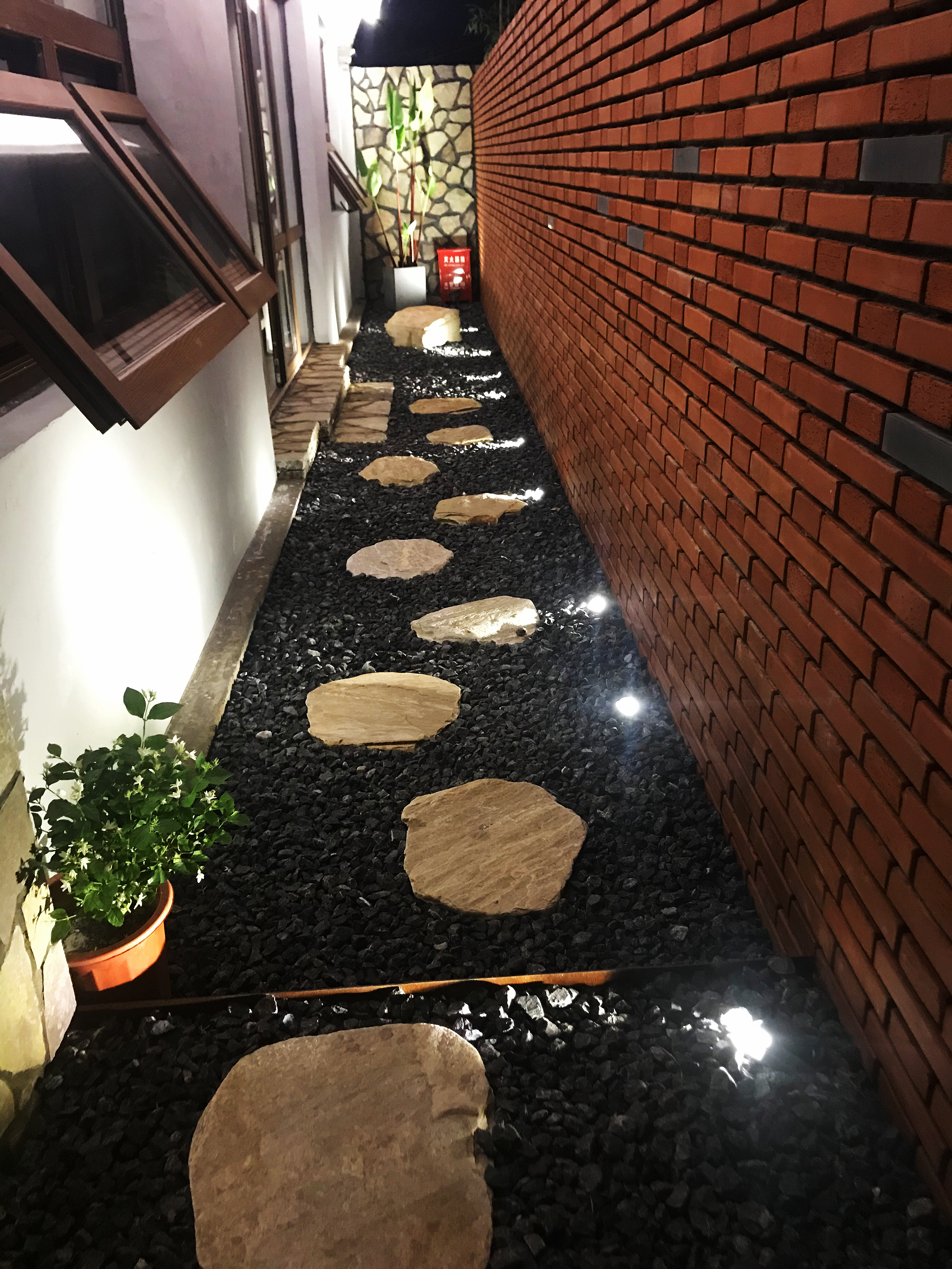 （陌云）二室一厅家庭房.独立院落.独门独院