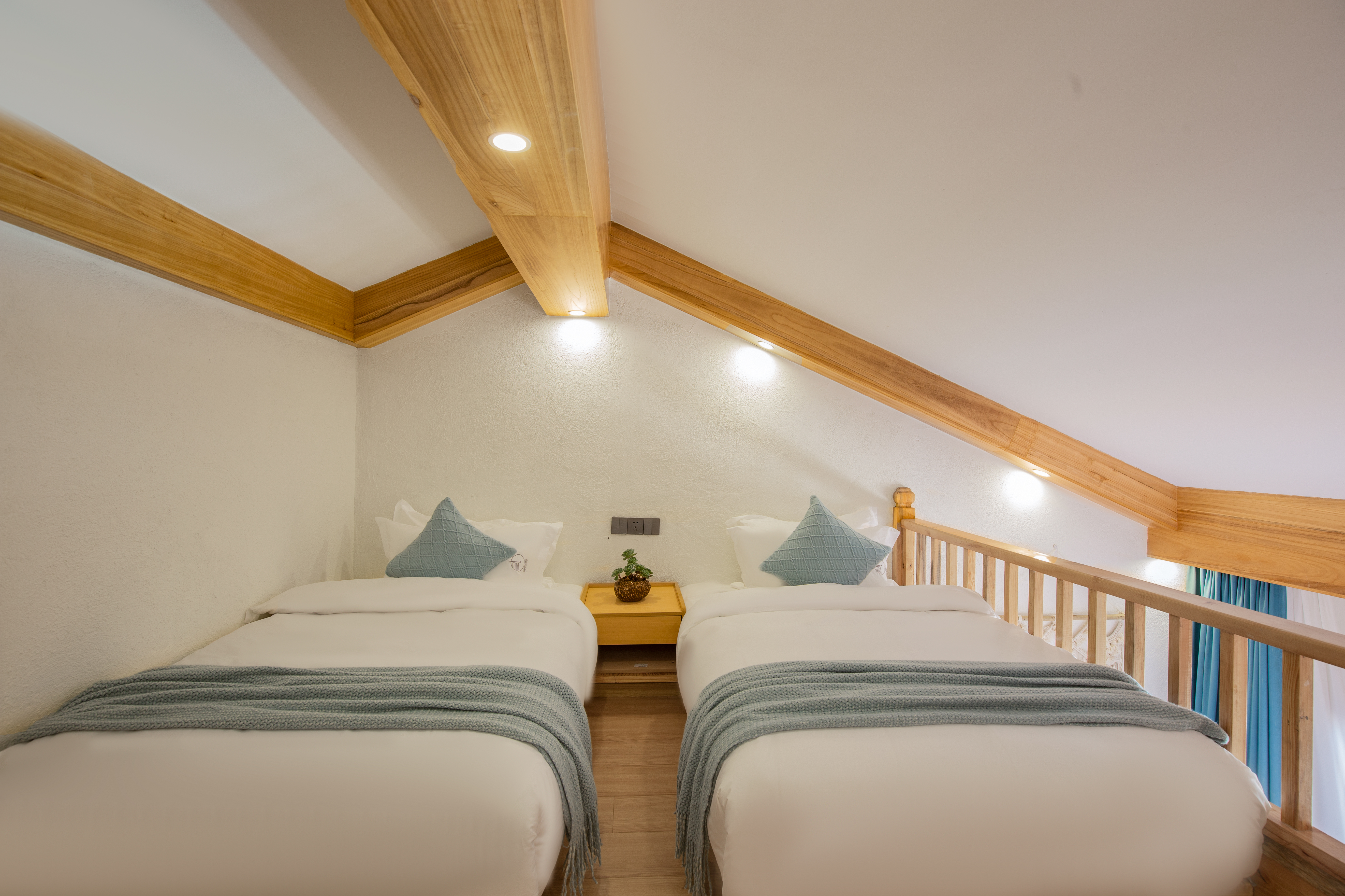 Loft Luxury Lake View Family Suite(island style courtyard)