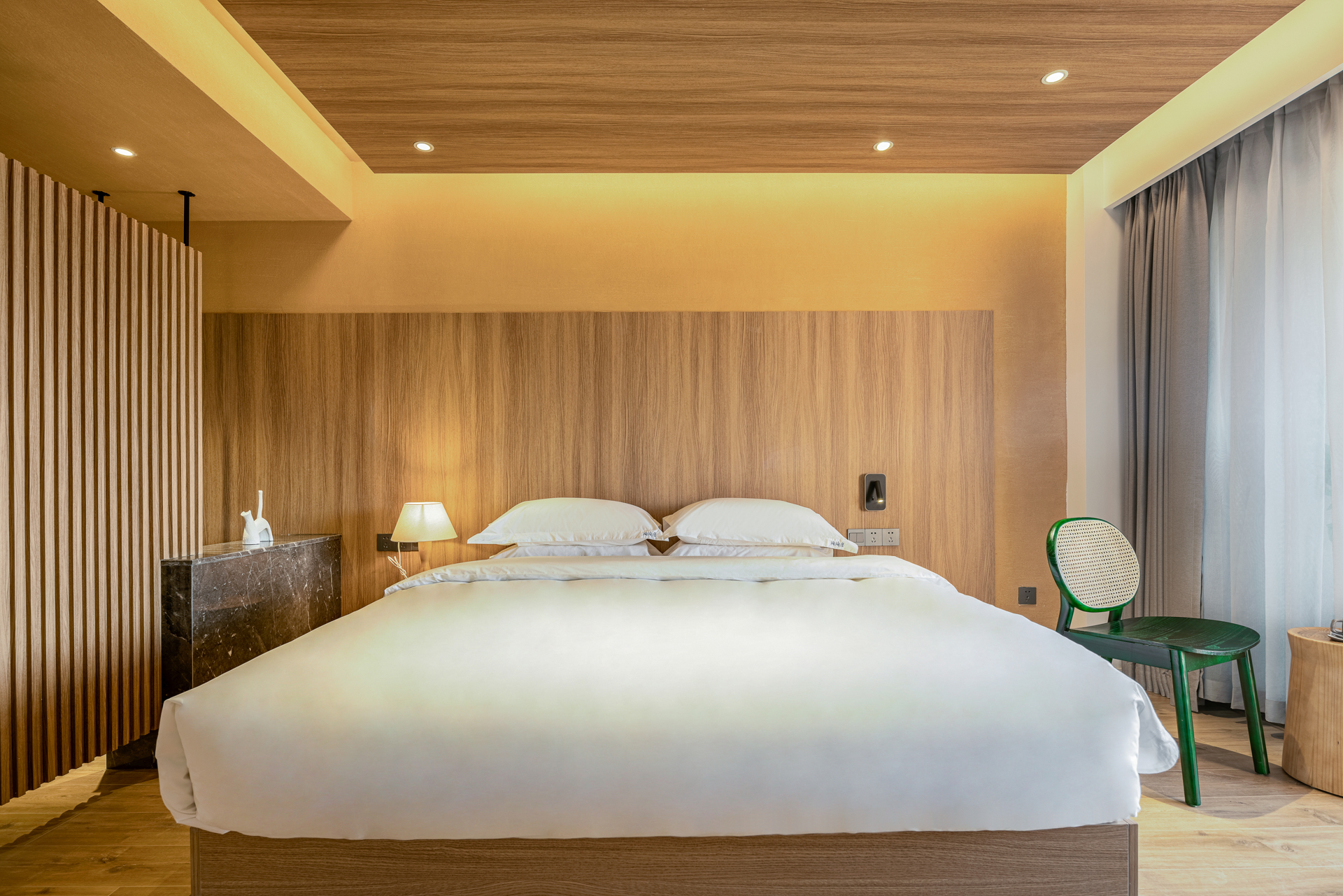 Lakeview Luxury Quality Double Bed Room (Tub)