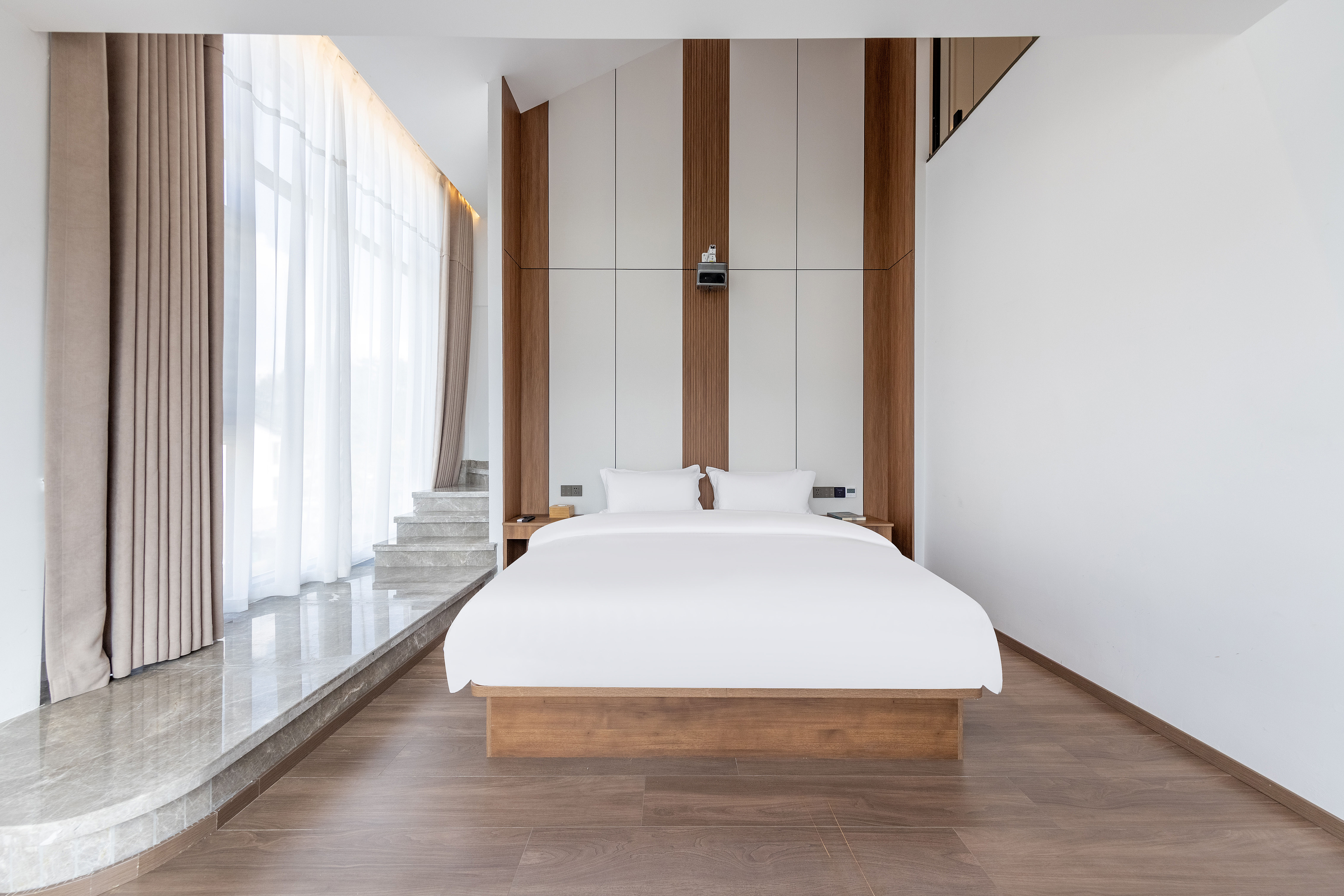 Enclave Mountain Family Duplex Suite (Smart Voice Control + Smart Toilet + Bathroom Wet-Dry Separation + Floor-to-Ceiling Window + Large Screen Projection)