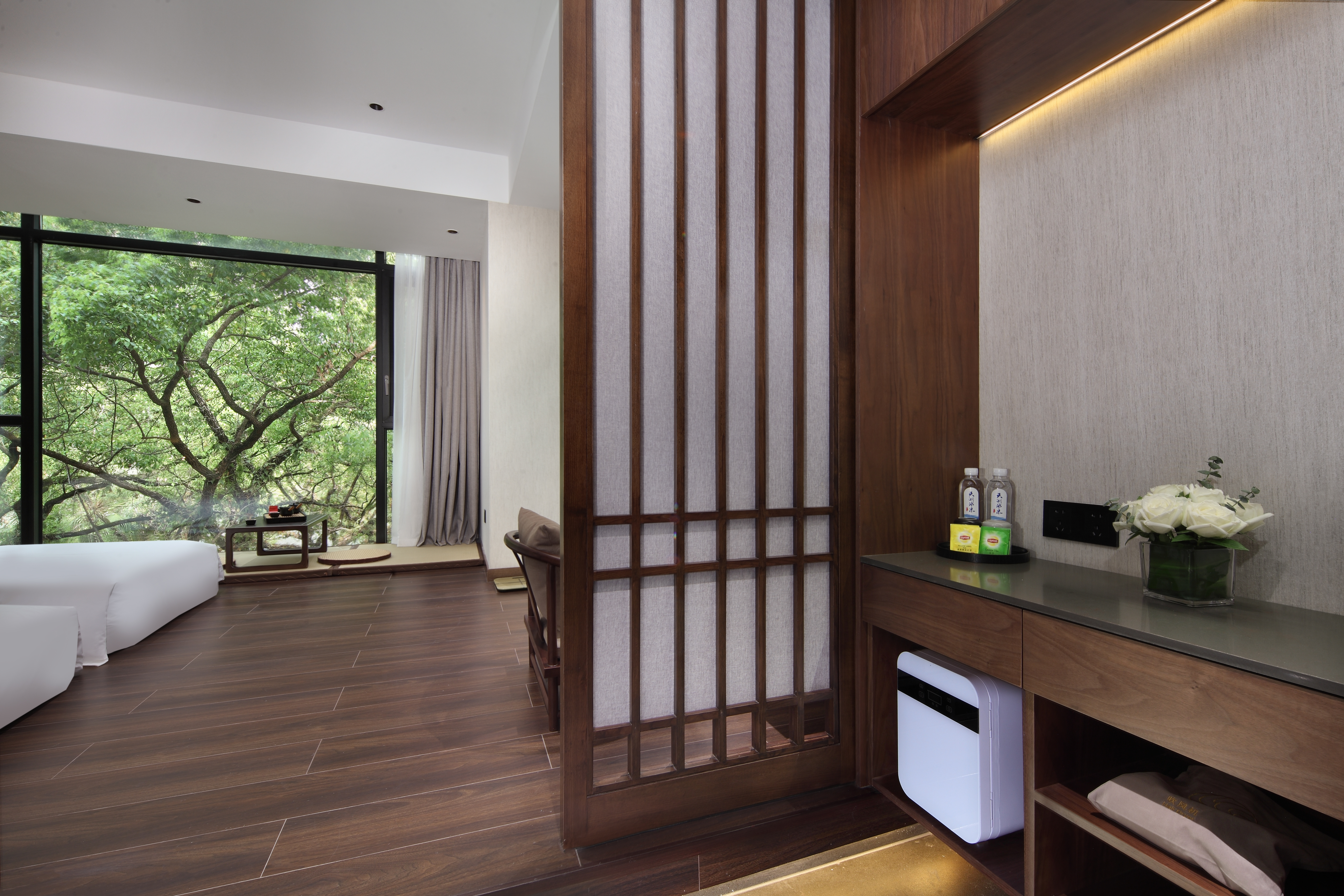 滨江逸境双床房+榻榻米+窗外绿林景观