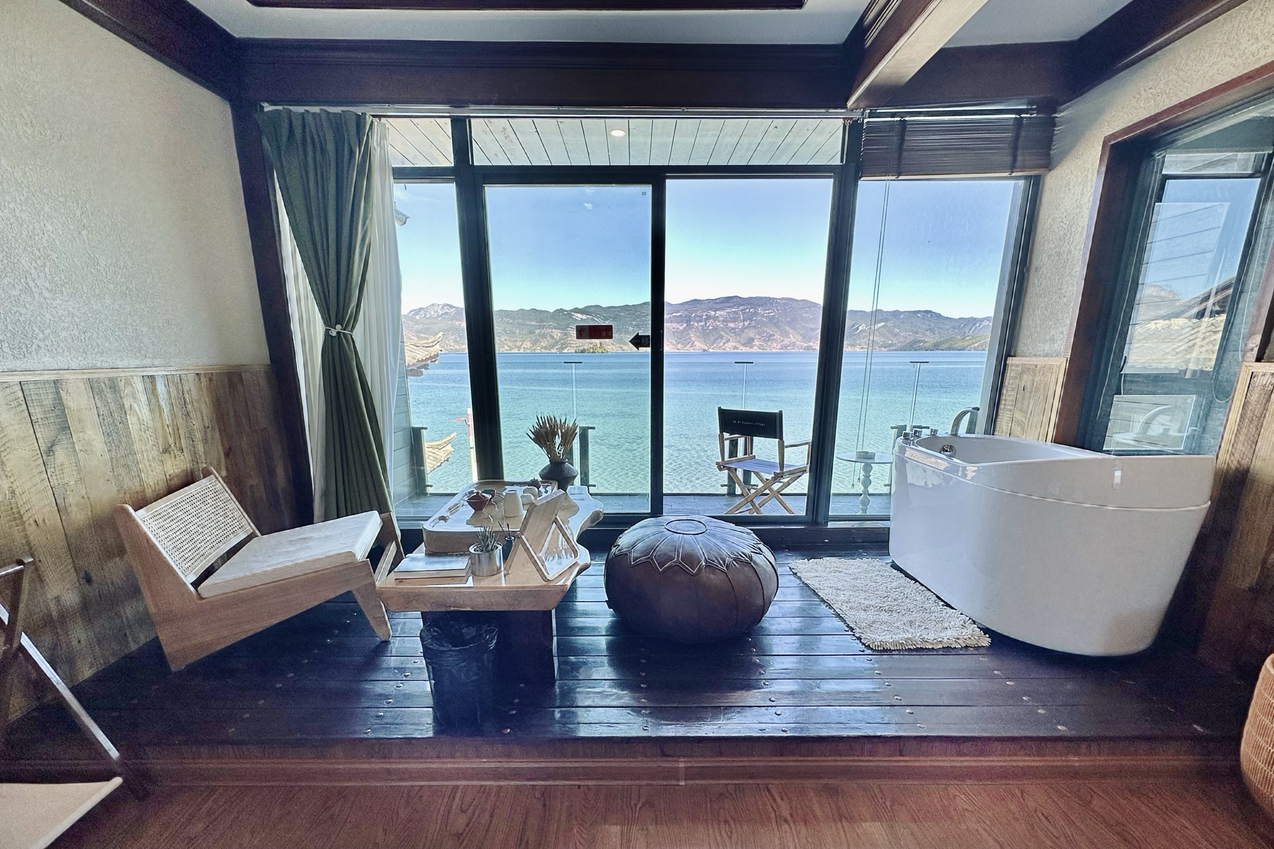 Elegant Suite - Lake-View