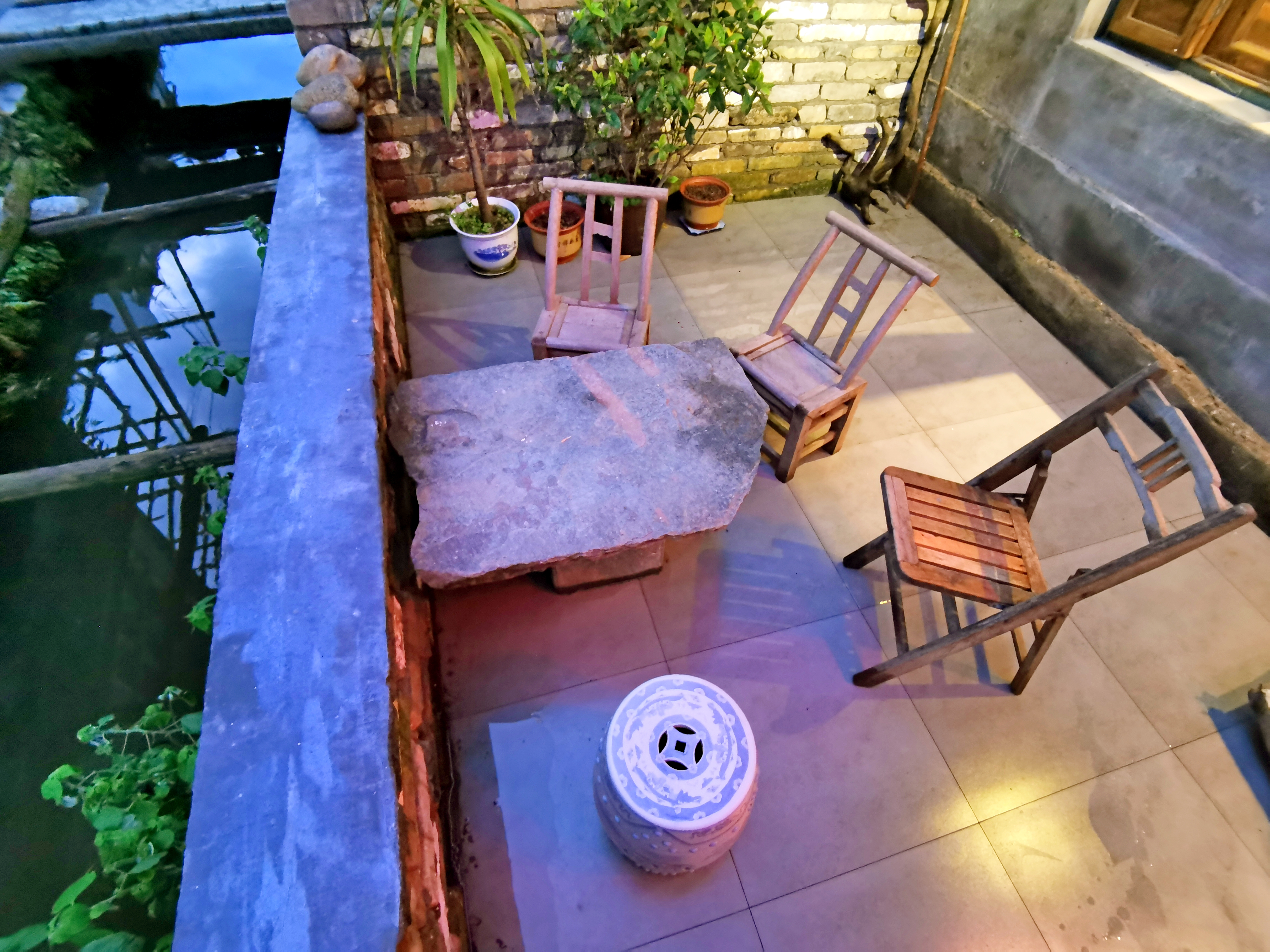 Bi'An Waterfront Garden Family Room