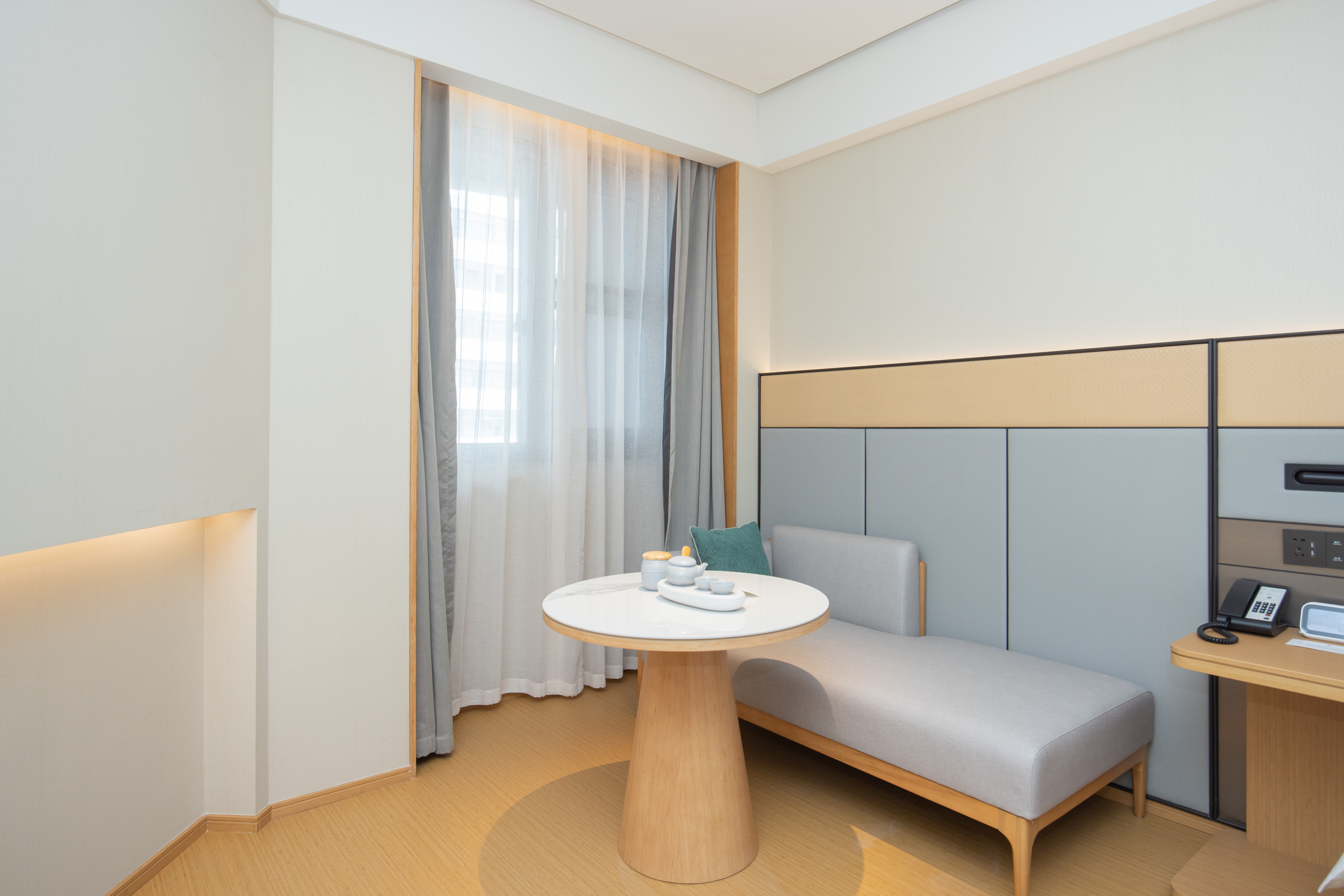 高级大床房A（小爱同学智能客控+65寸电视可投屏）