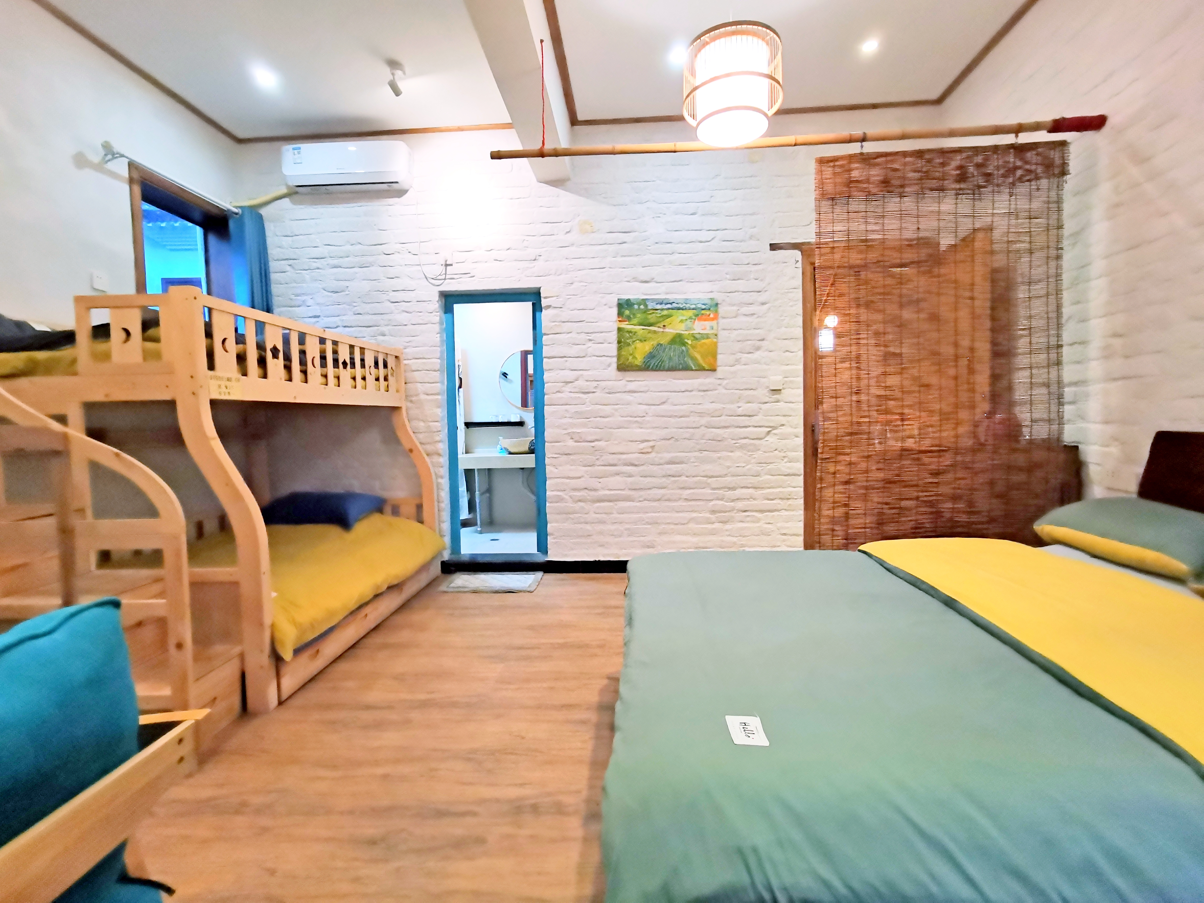 Bi'An Waterfront Garden Family Room