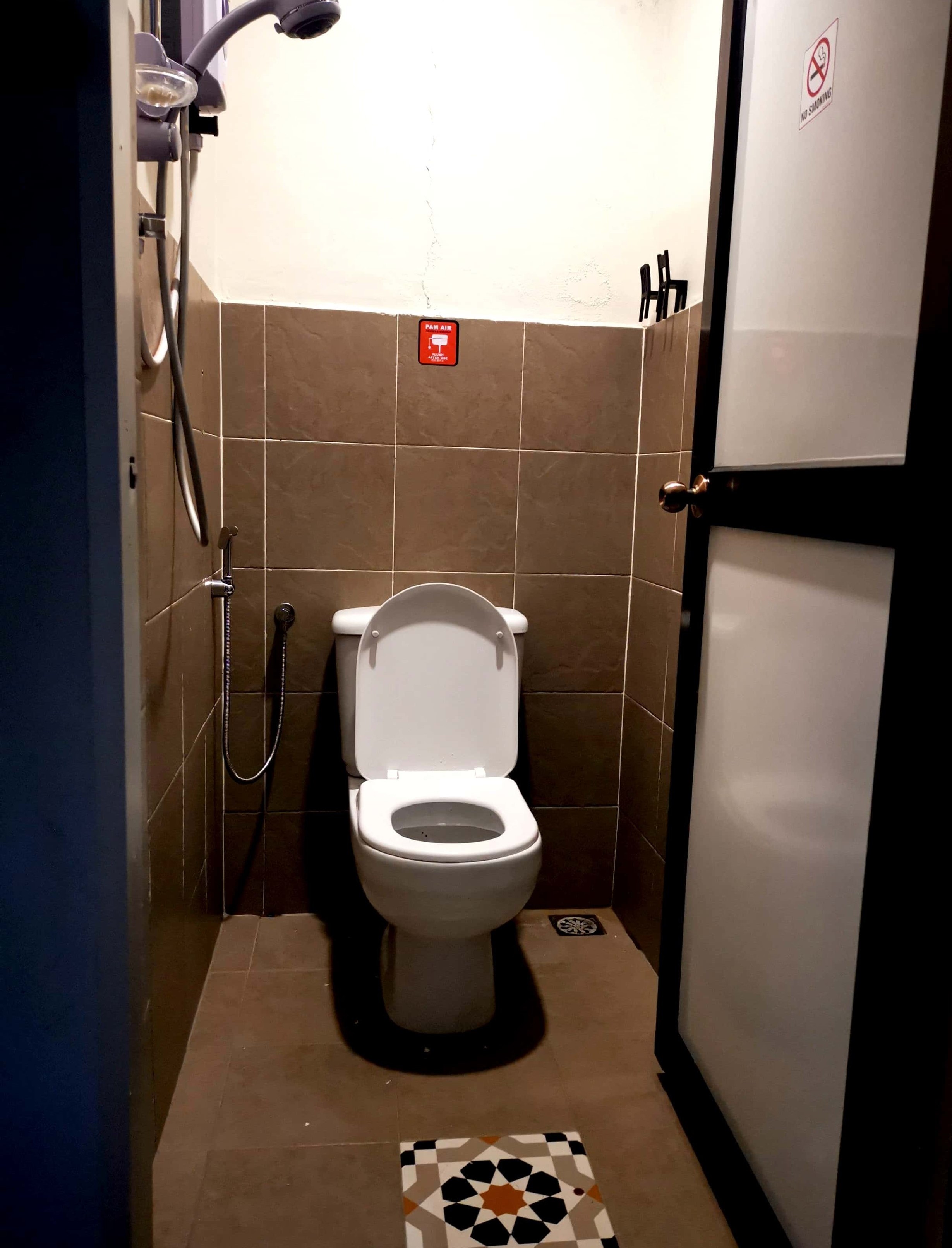 女性胶囊宿舍床位