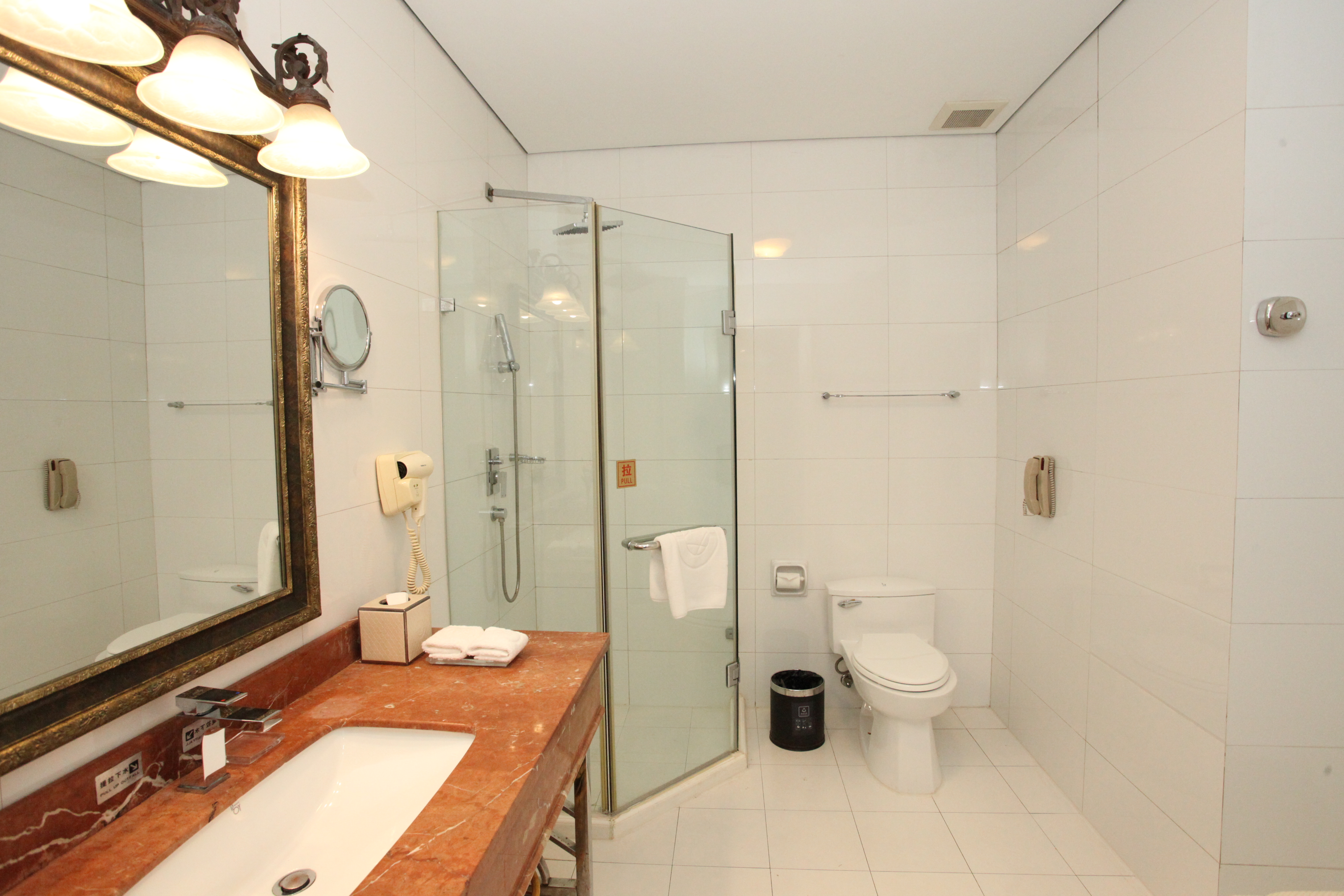 悠享窗外露台大床房-180度园景