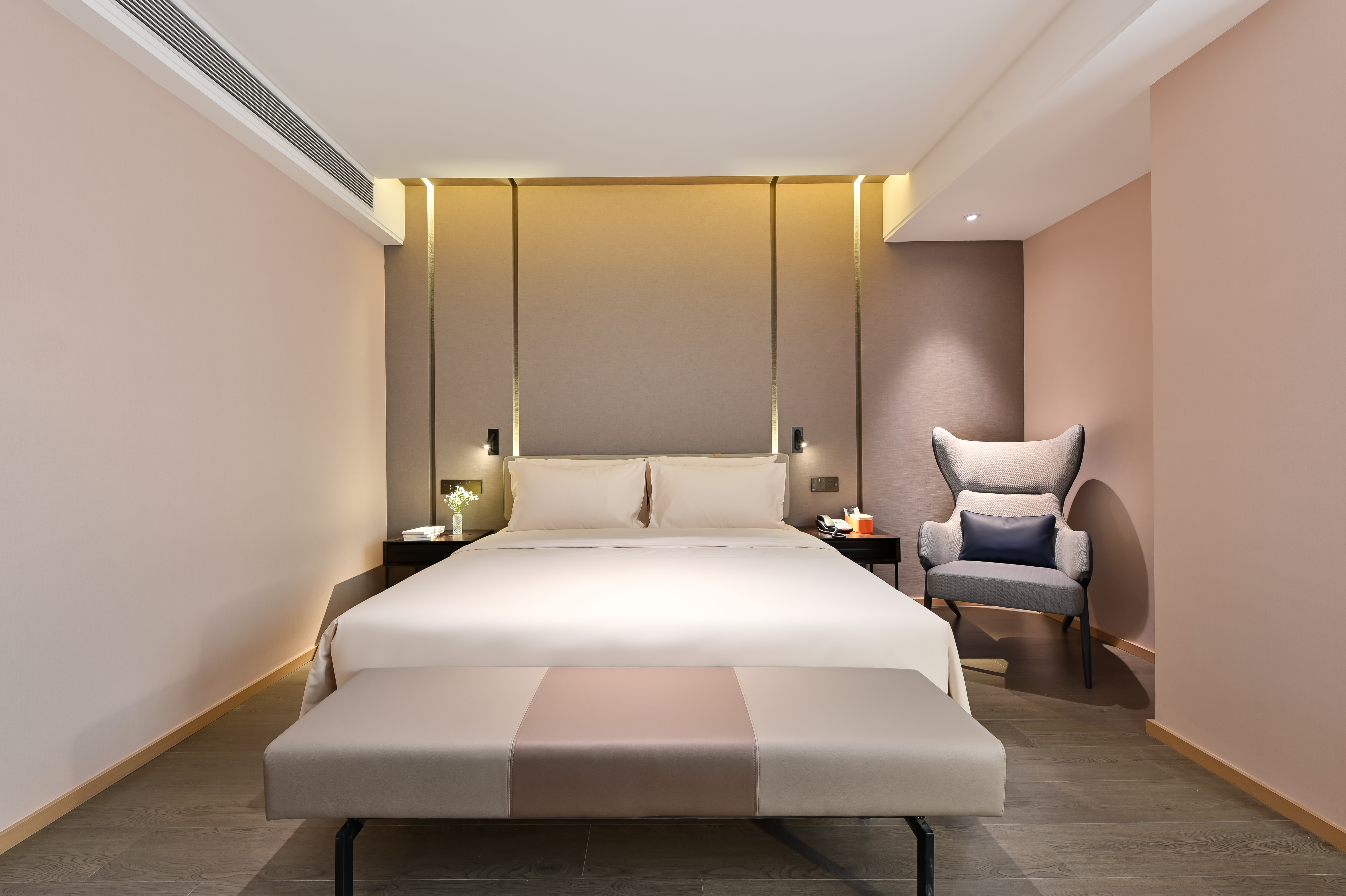 Jimu Double Bed Room (Mini Fridge + Bathrobe + Weighing Scale + Projection)