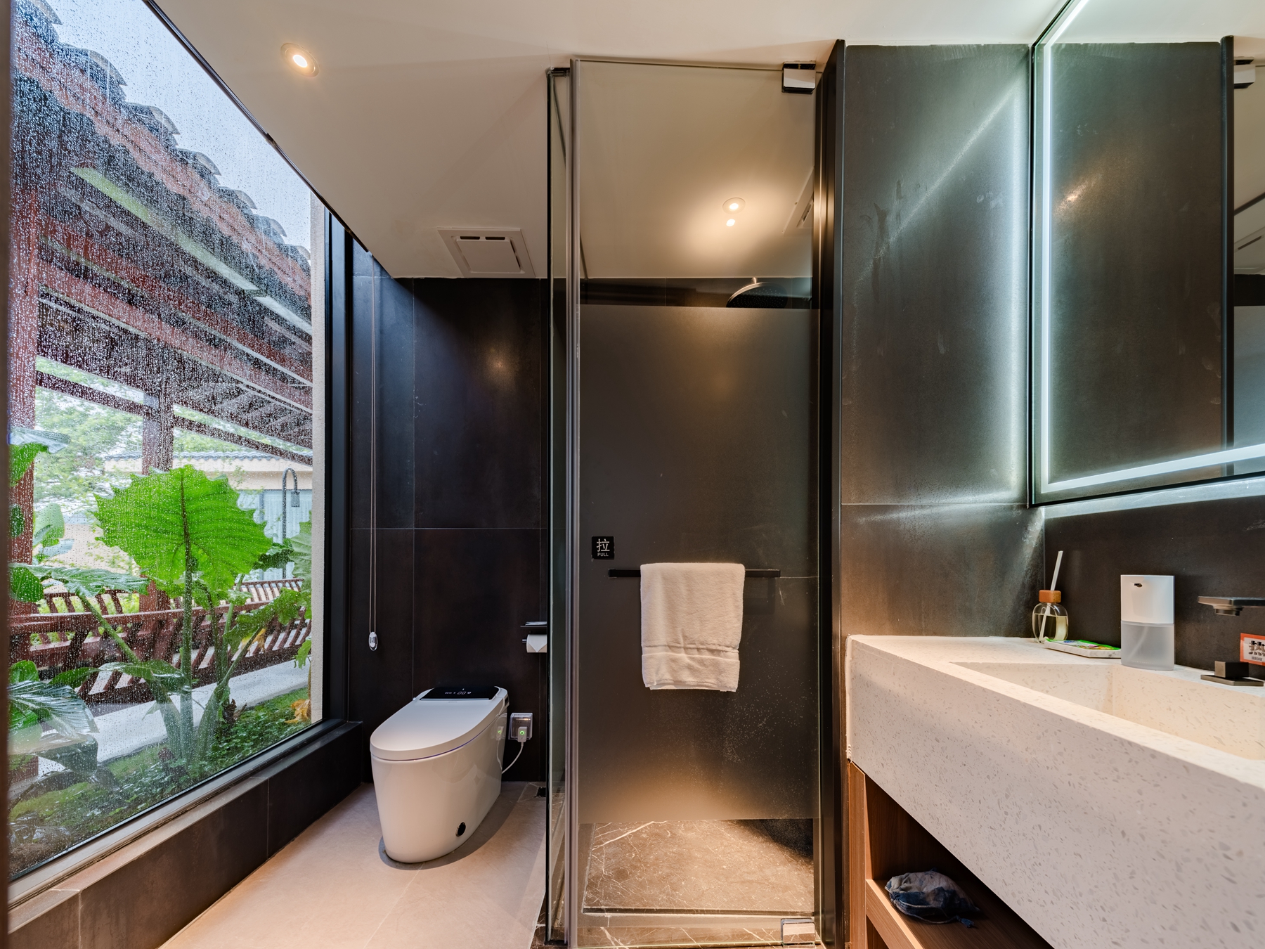 Leshui Yao Garden-View Terrace Suite