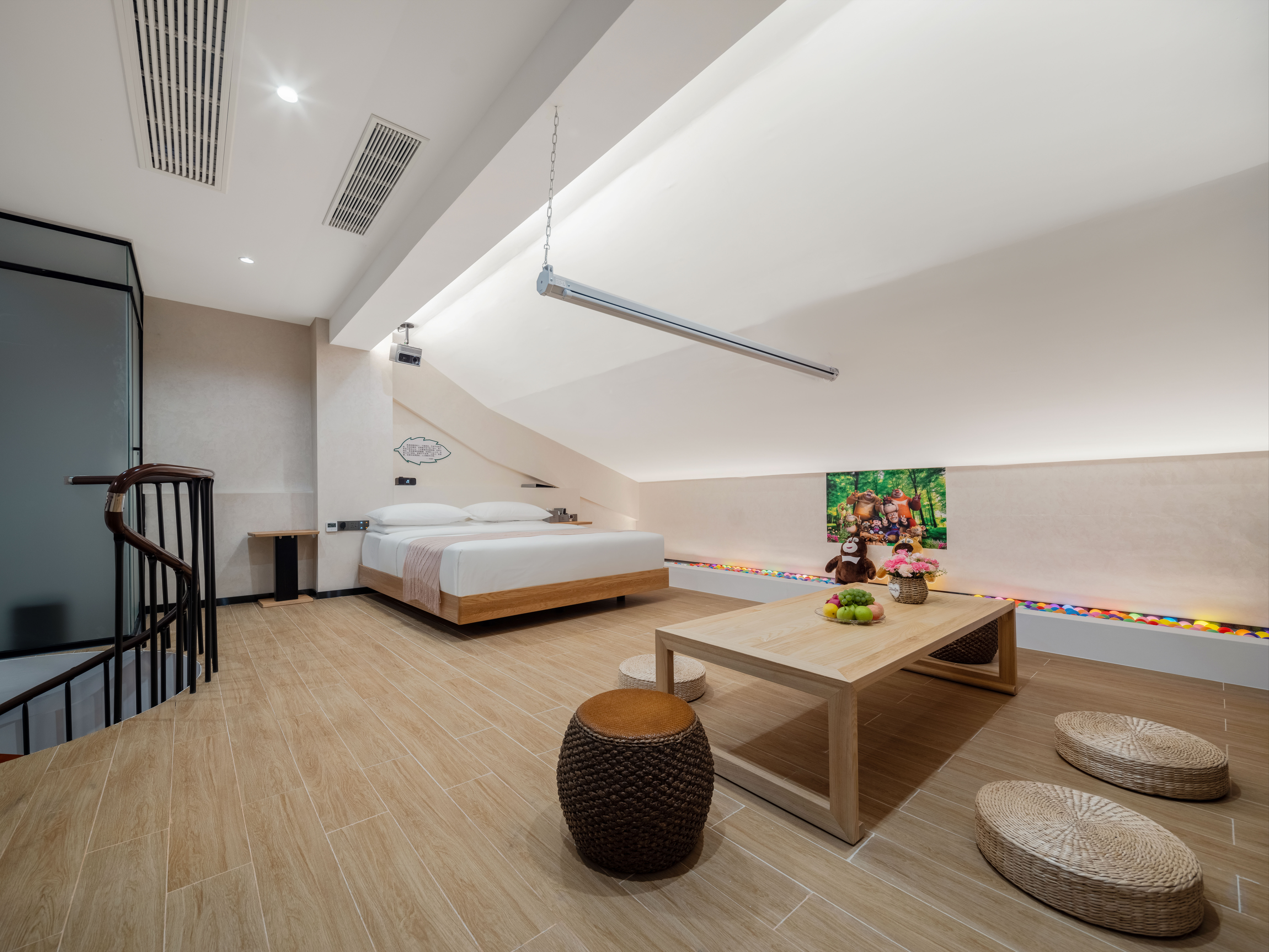 180 ° Riverside Scenic View Dreamy Starry Duplex With Tub, Large Screen Projection, And 100-Inch Lcd Tv Smart Home