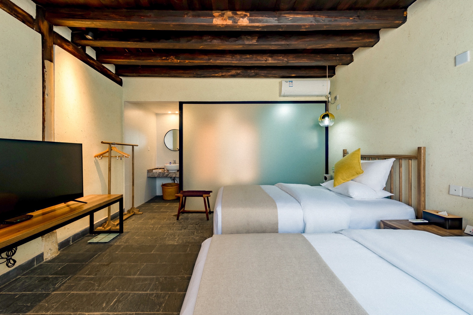 寻雀鸣庭院双床房