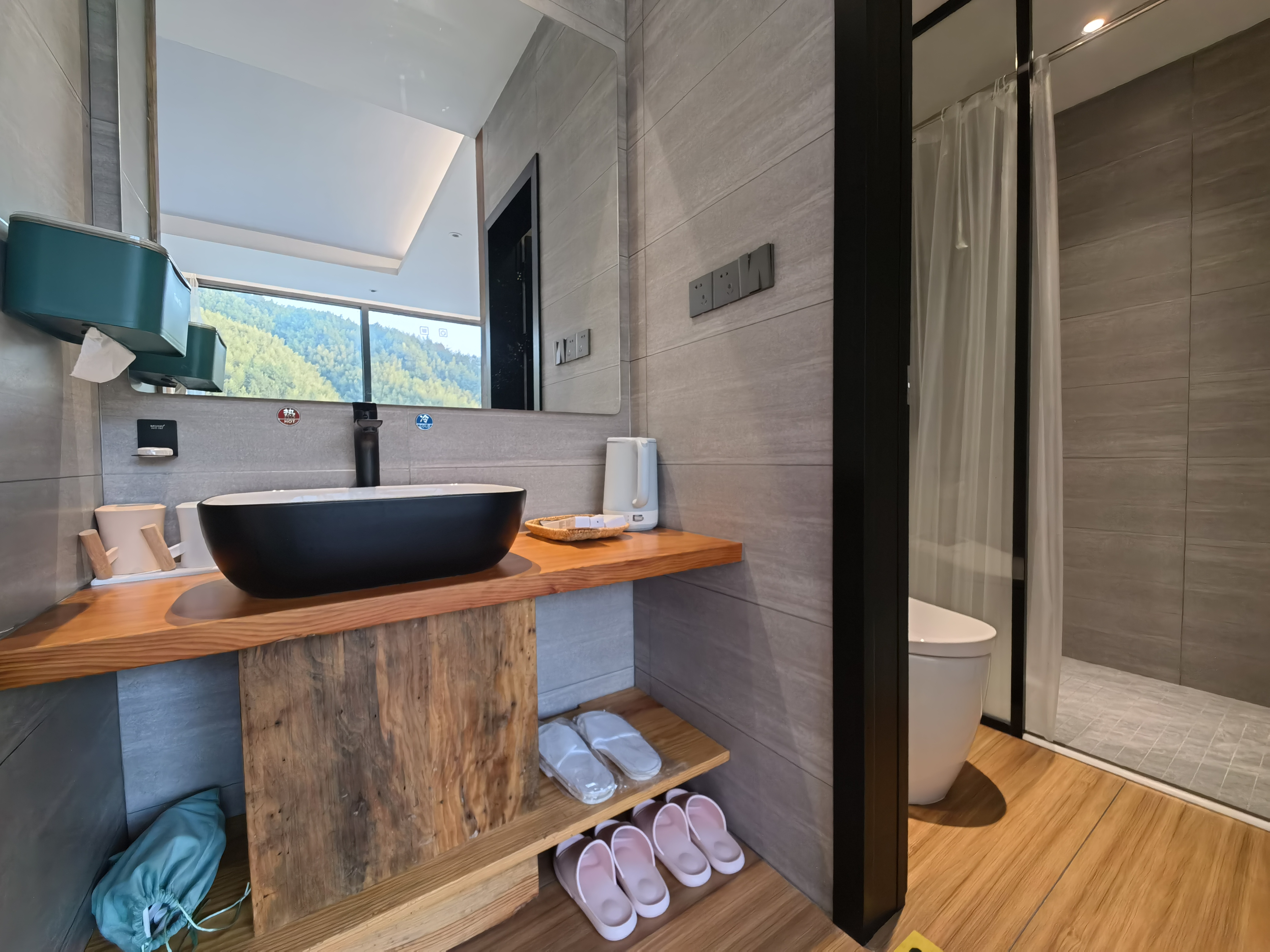 Smart 1 Room (King Bed)